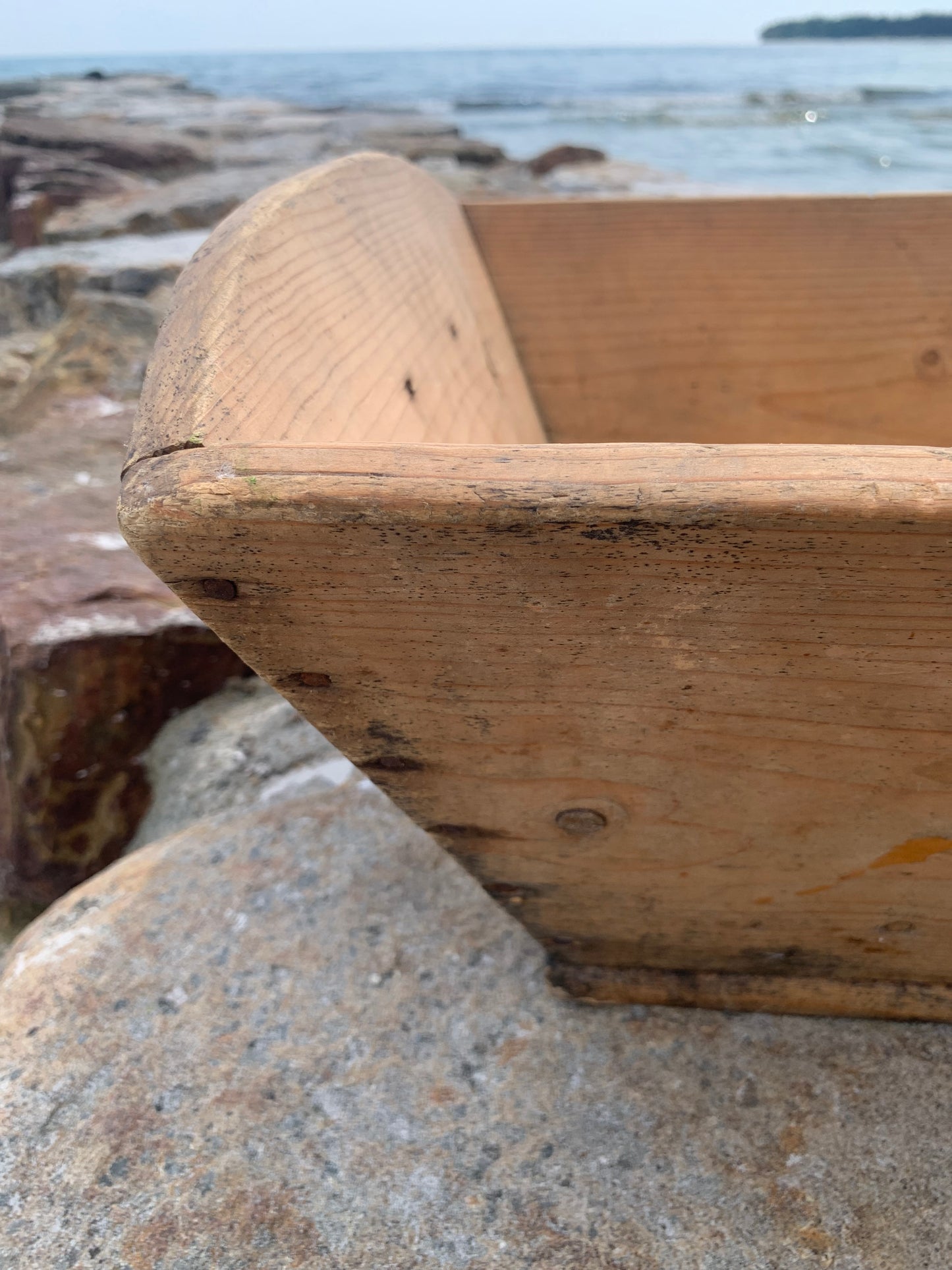 Holzkiste mit zwei Griffen