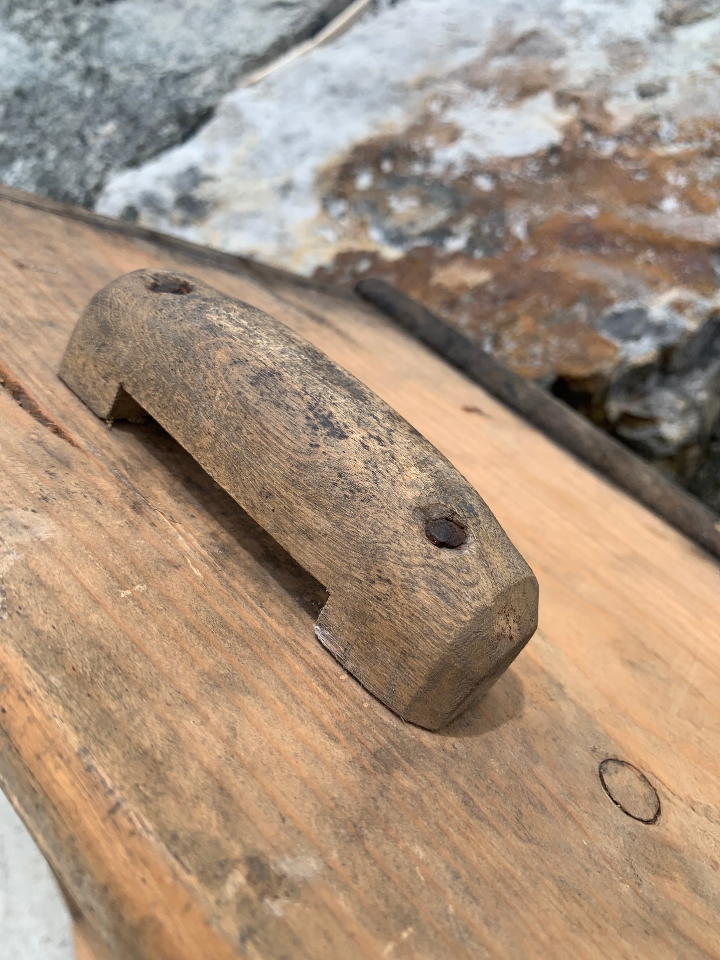 Holzkiste mit zwei Griffen