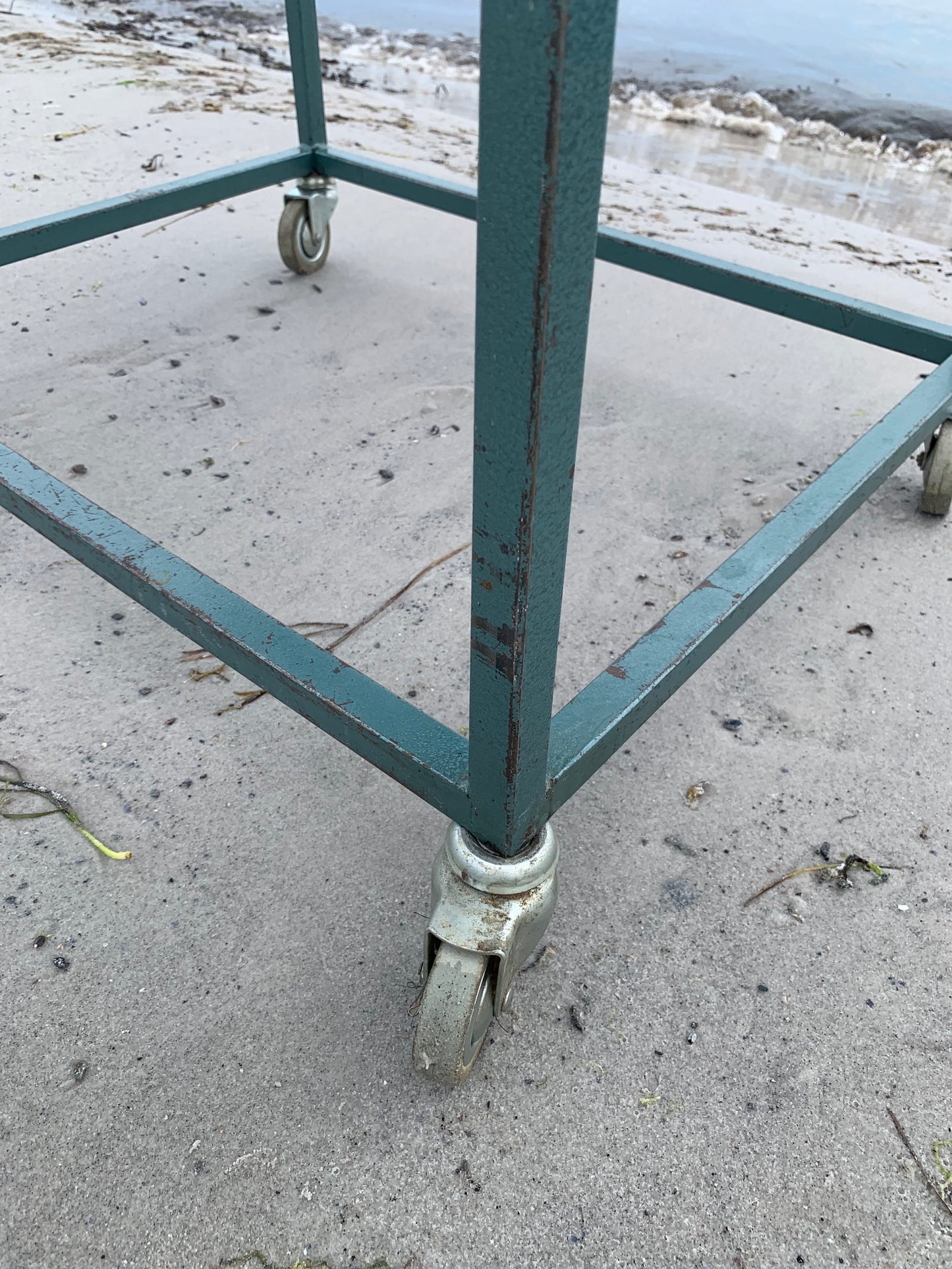 Industrietisch mit Rollen