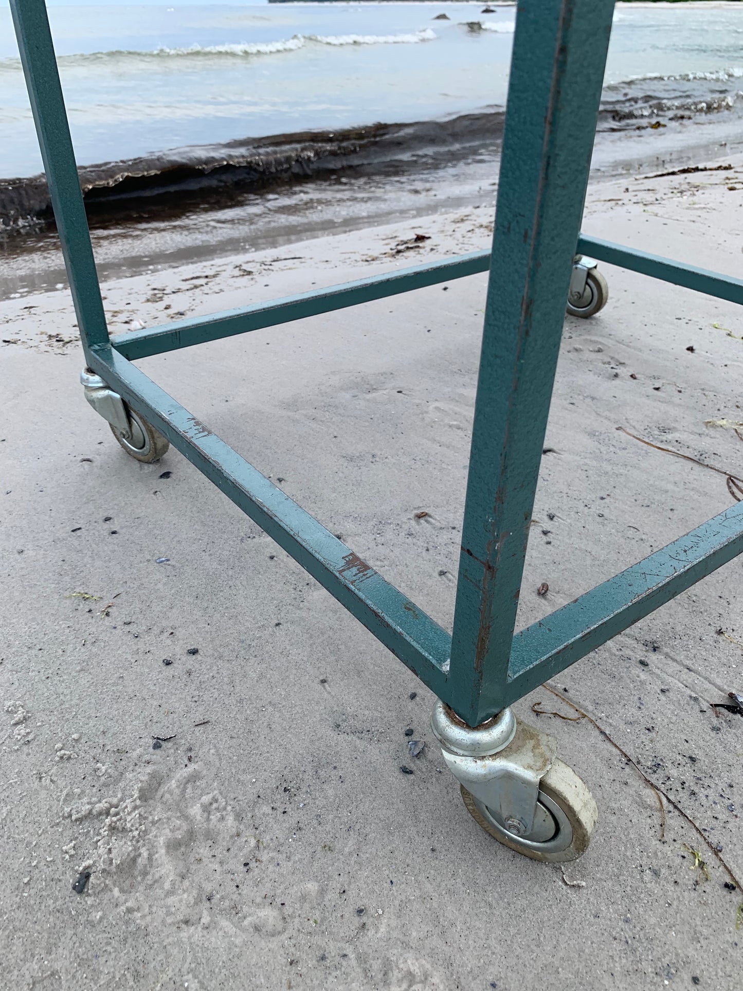 Industrietisch mit Rollen