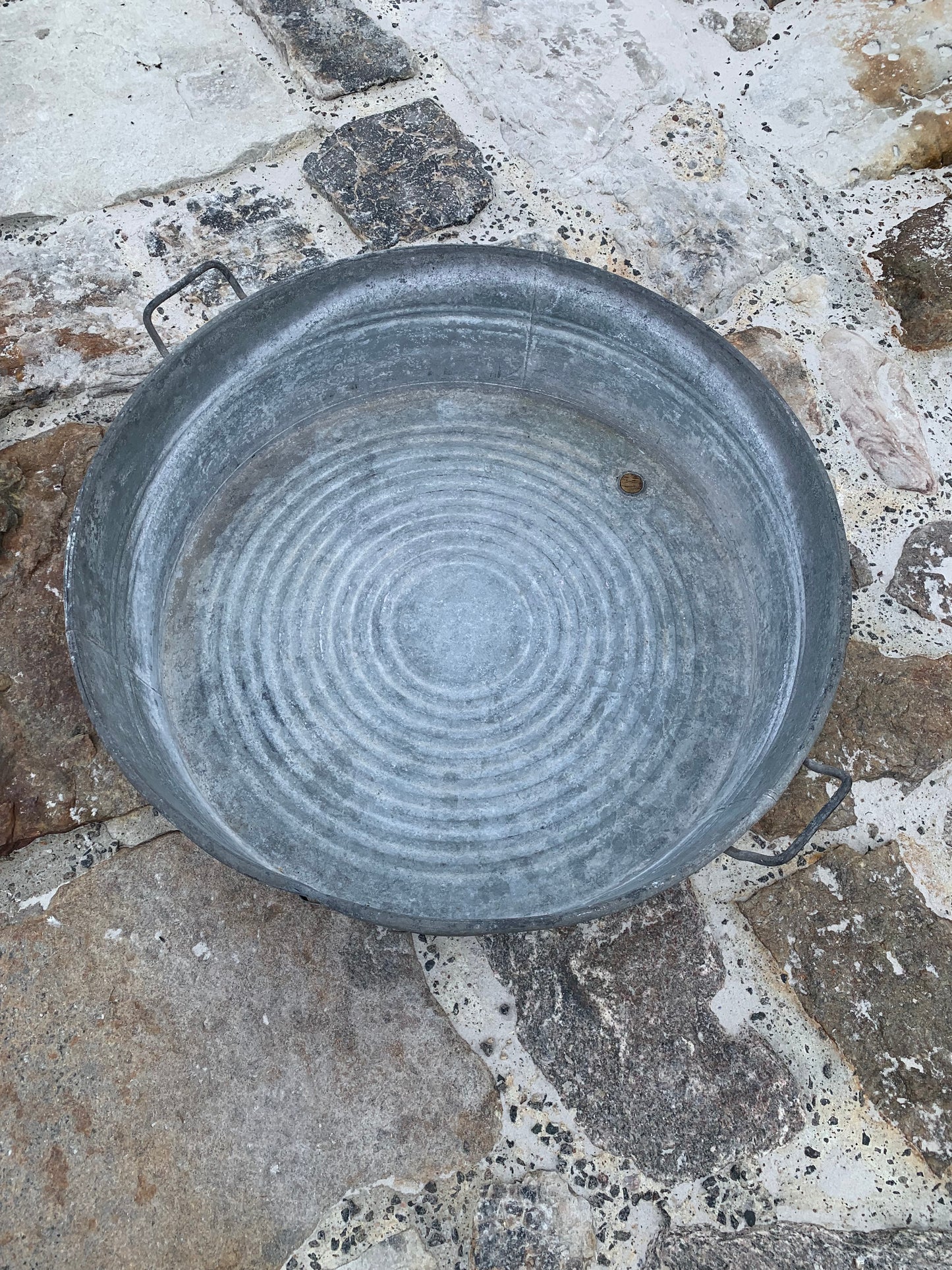 Große runde Zinkwanne