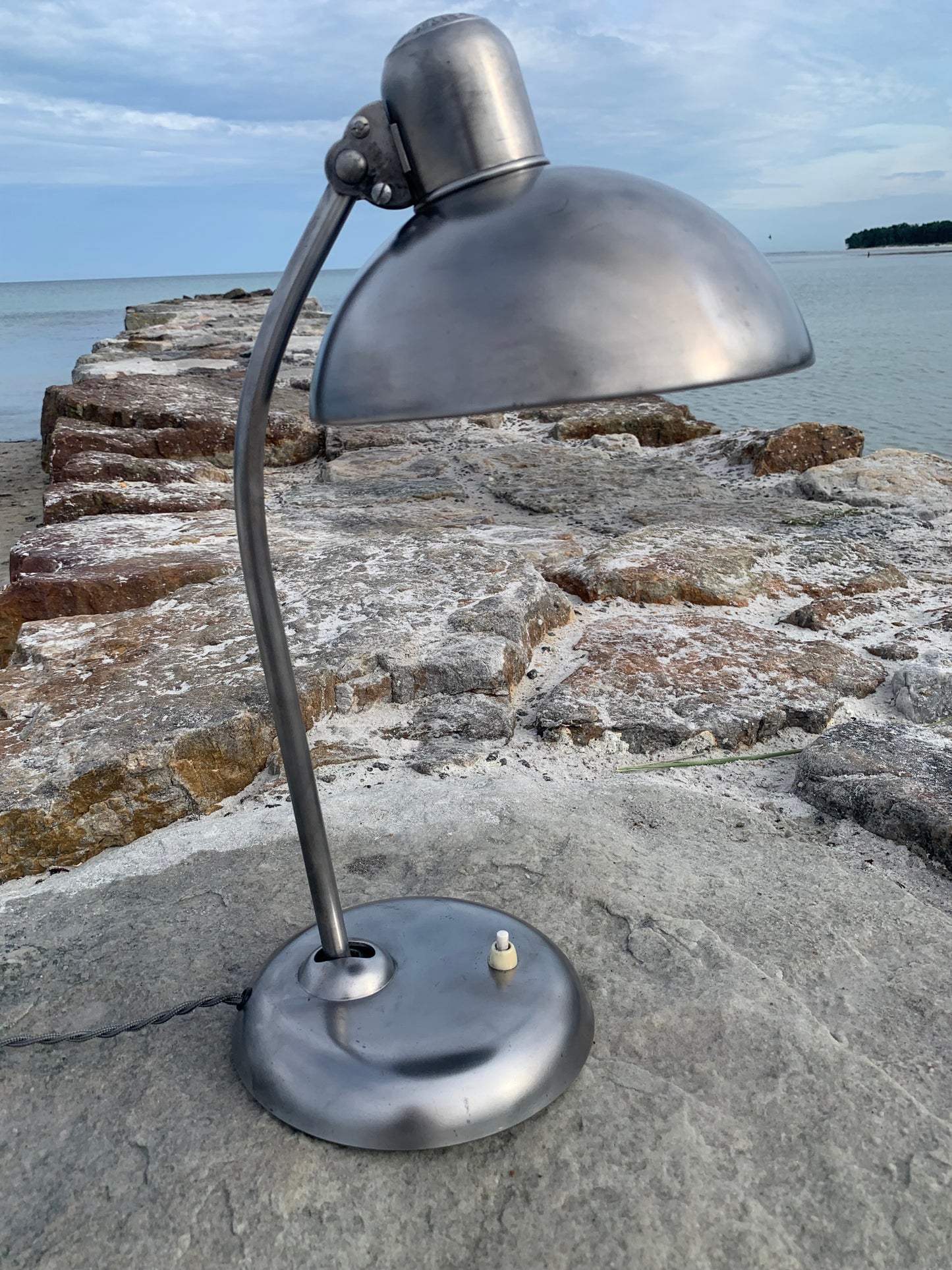 Kaiser Idell 6556 - Rohes Metall