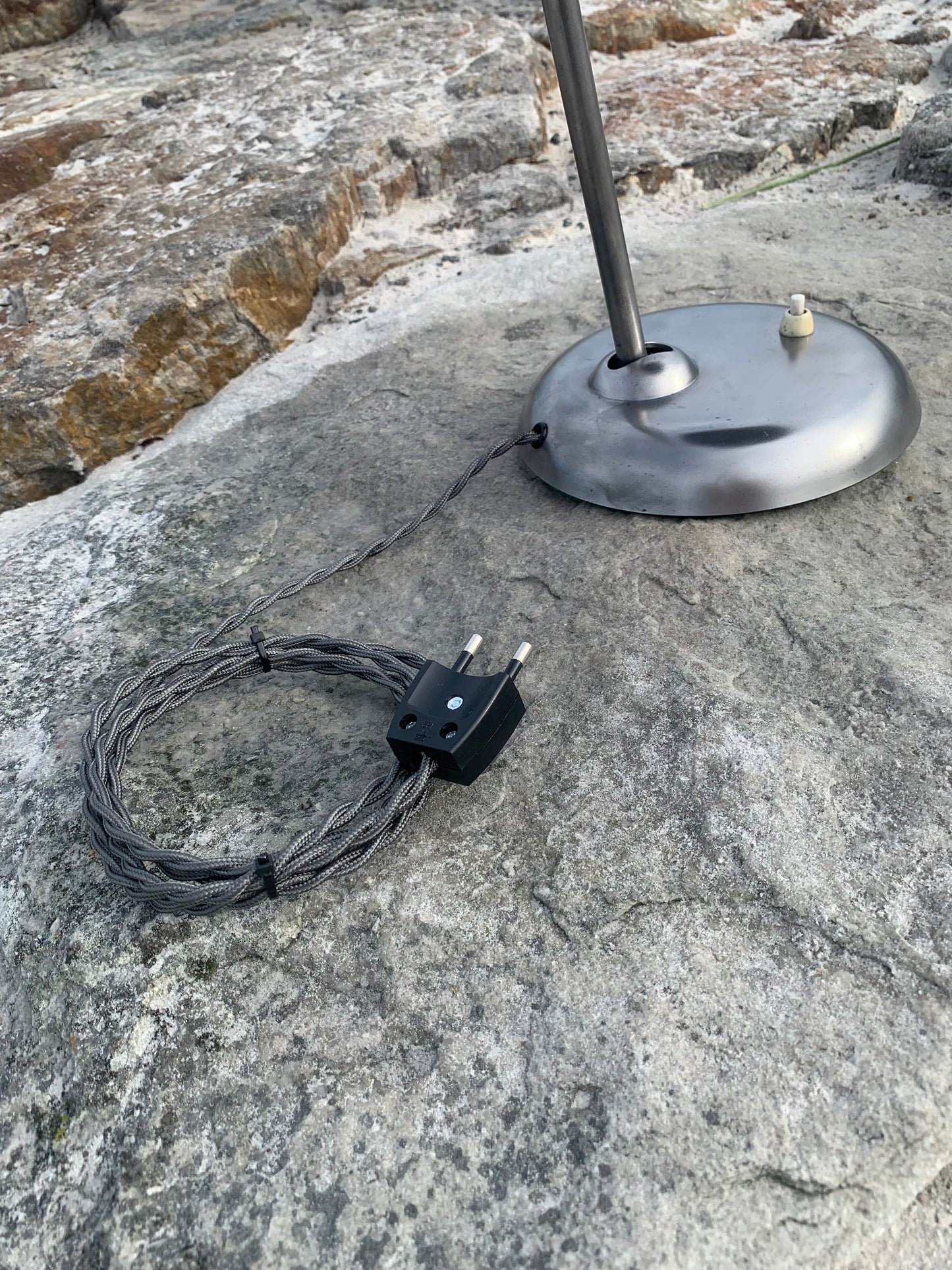 Kaiser Idell 6556 - Rohes Metall