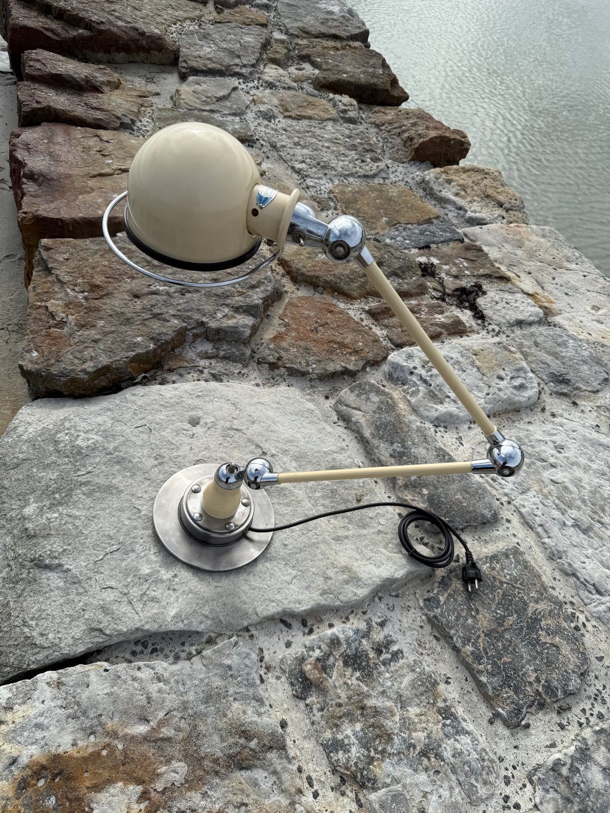 Jieldé Tischlampe mit zwei Armen und Blendschutz (Seltene Ausführung)