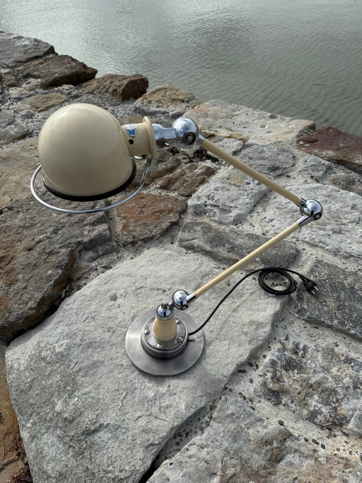 Jieldé Tischlampe mit zwei Armen und Blendschutz (Seltene Ausführung)