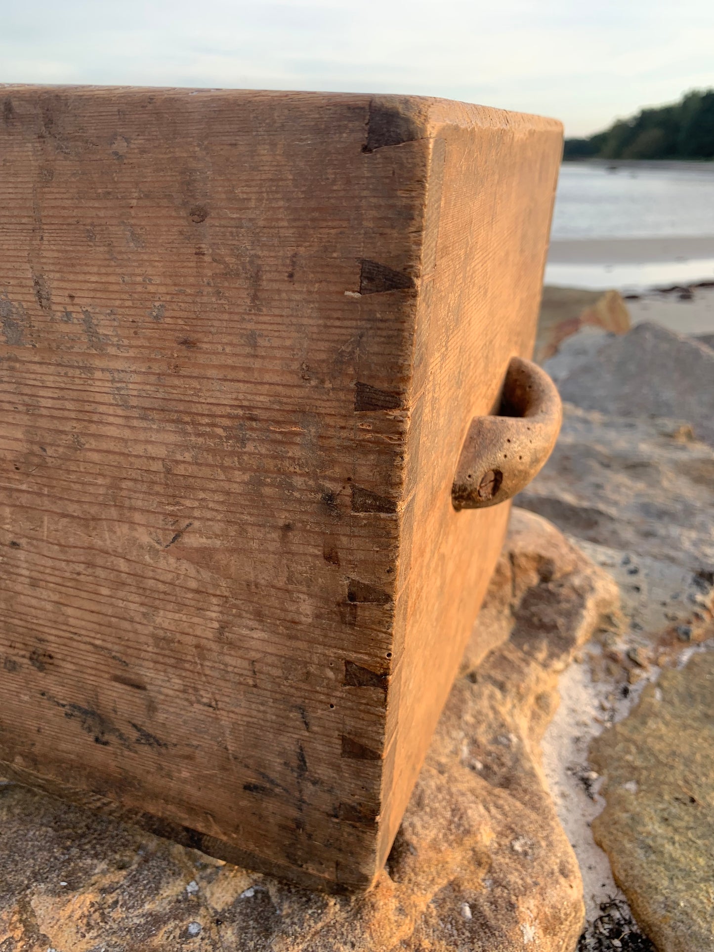Holzkiste mit Tragegriff