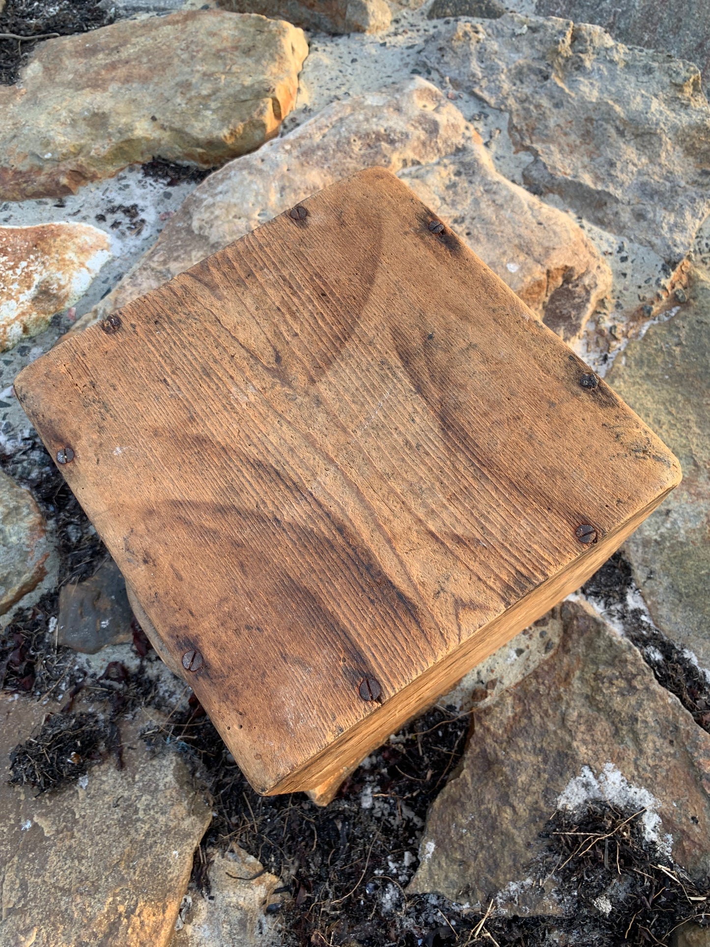 Holzkiste mit Tragegriff