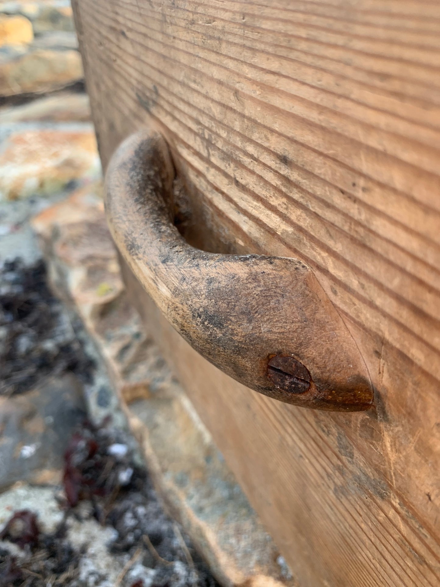 Holzkiste mit Tragegriff