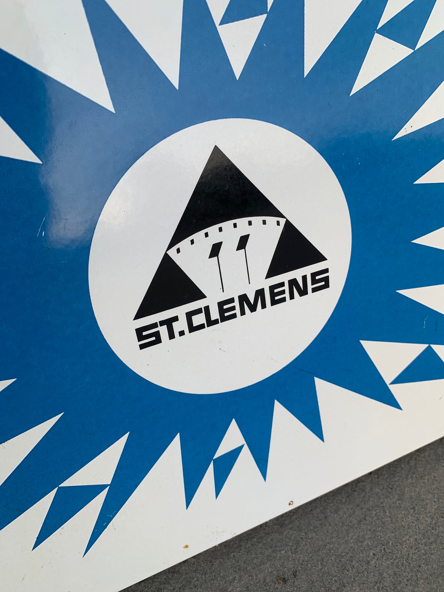 Schild von ST. CLEMENS DAIRY