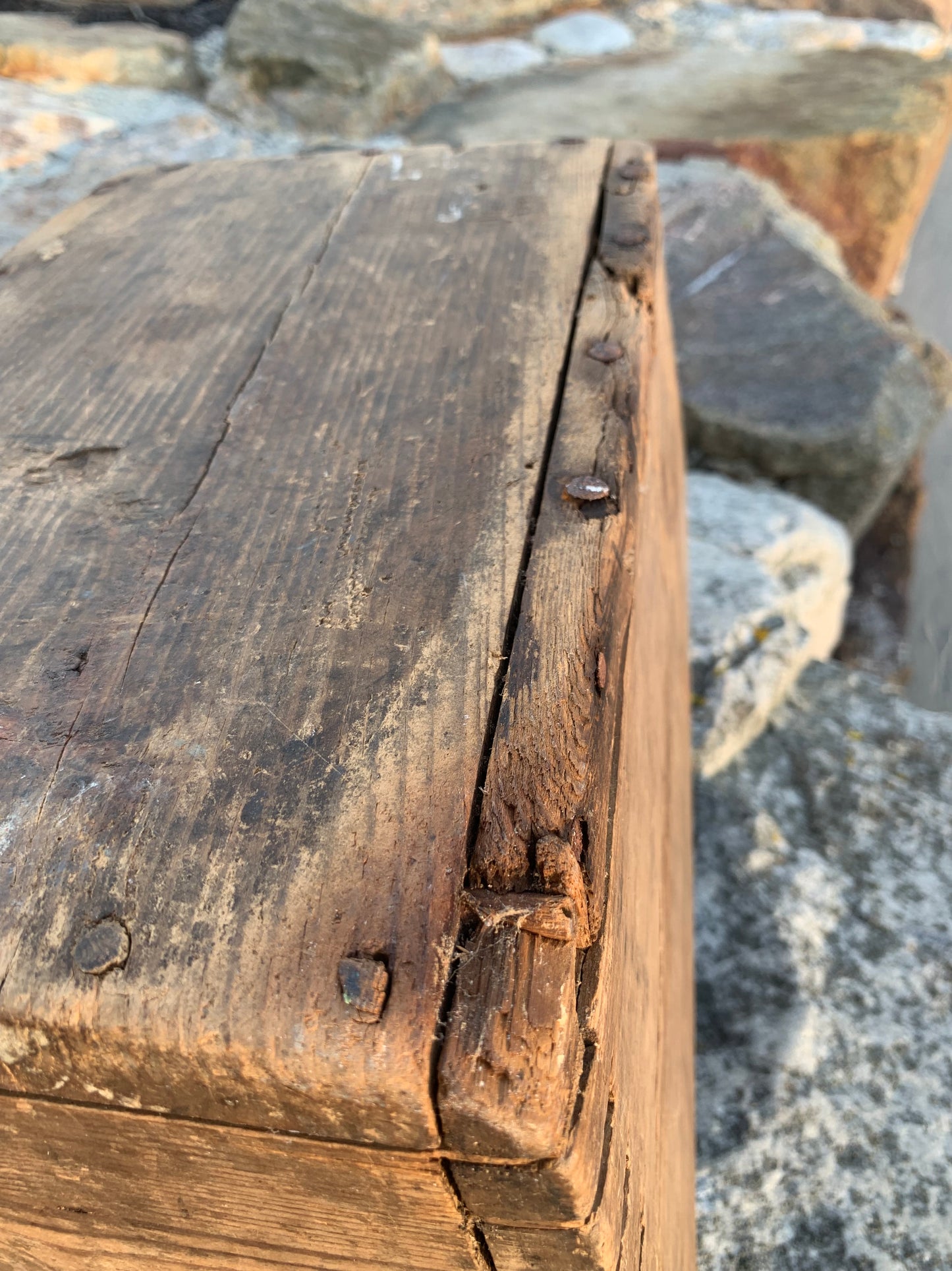 Alte und sehr charmante Holzkiste