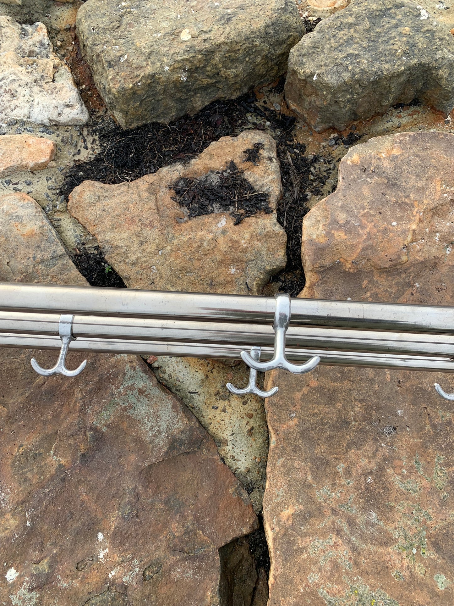 Regal mit 2 Huthaken - Entwurf von Gunnar Bolin aus dem Jahr 1937