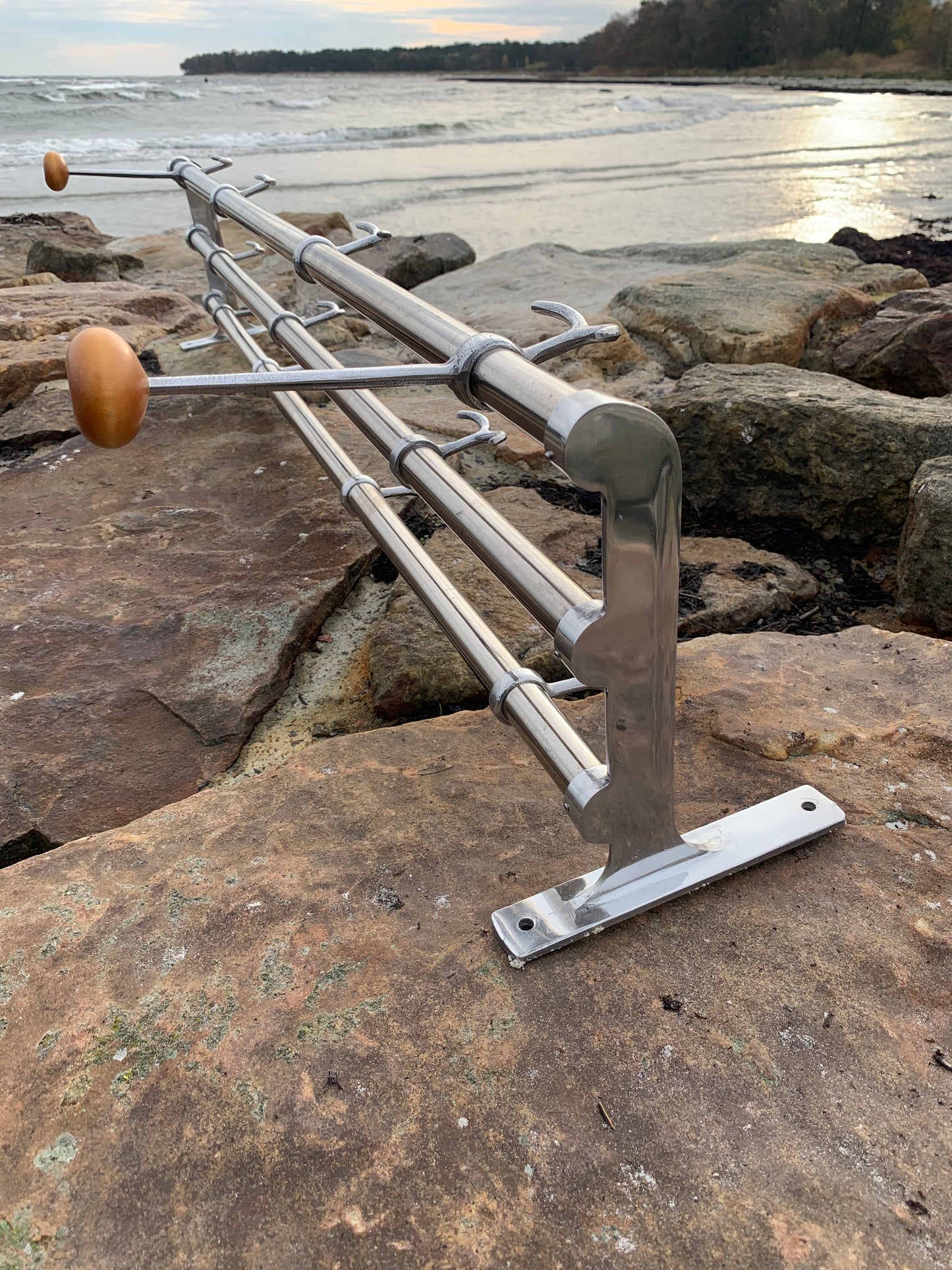 Regal mit 2 Huthaken - Entwurf von Gunnar Bolin aus dem Jahr 1937