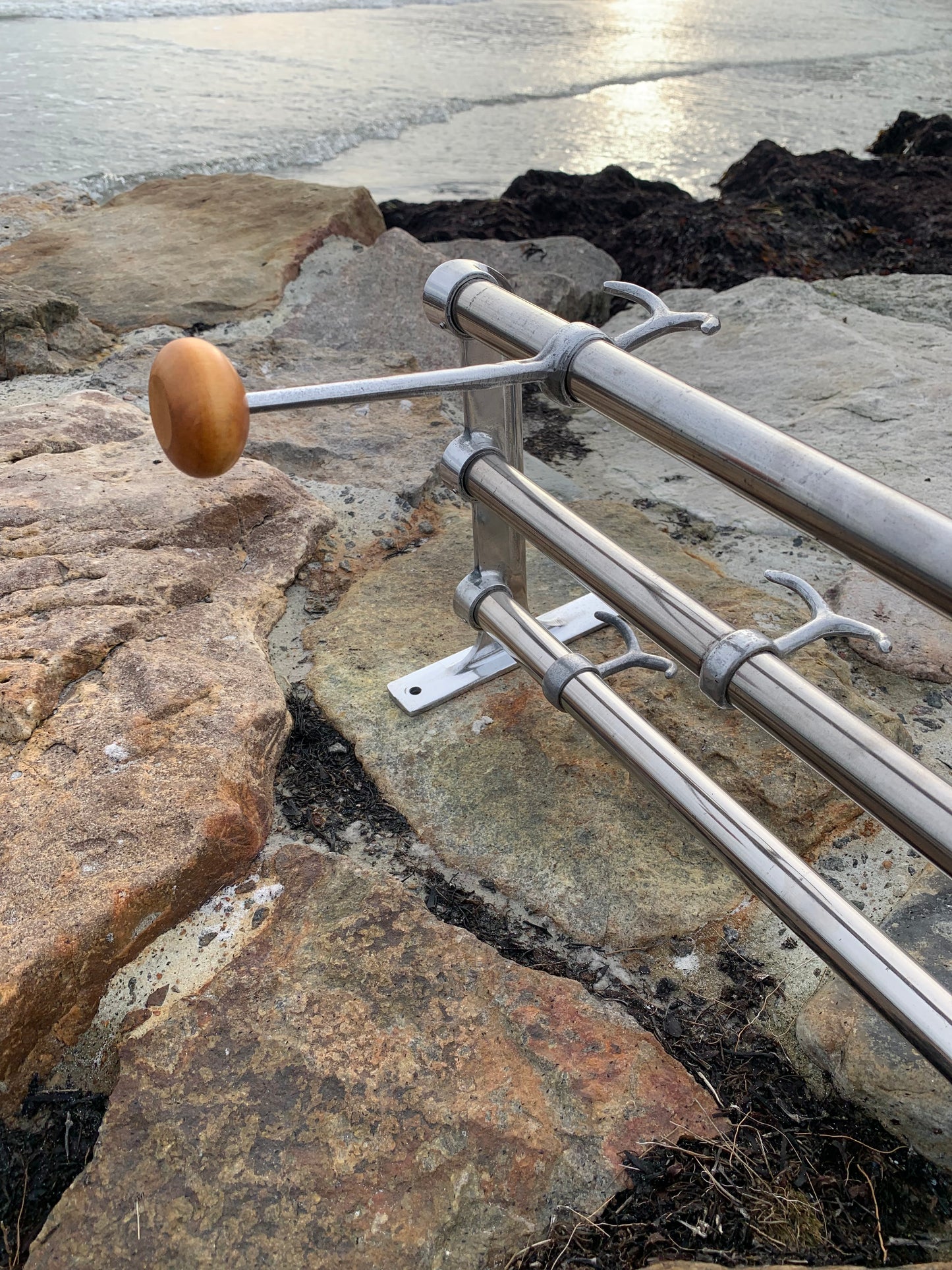 Regal mit 2 Huthaken - Entwurf von Gunnar Bolin aus dem Jahr 1937