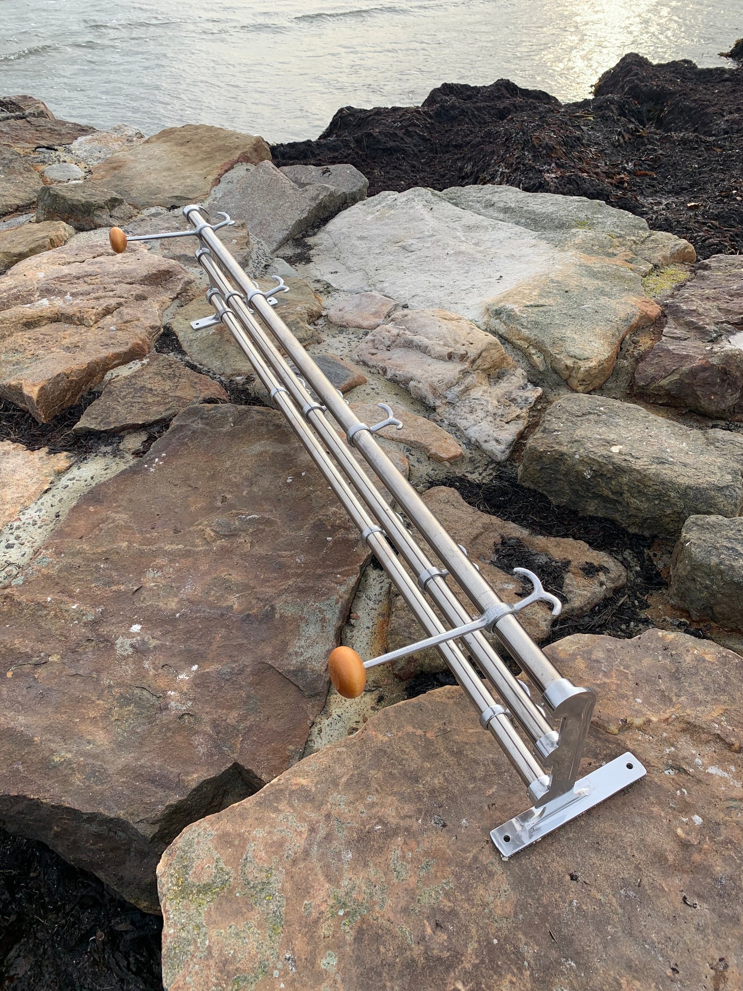 Regal mit 2 Huthaken - Entwurf von Gunnar Bolin aus dem Jahr 1937