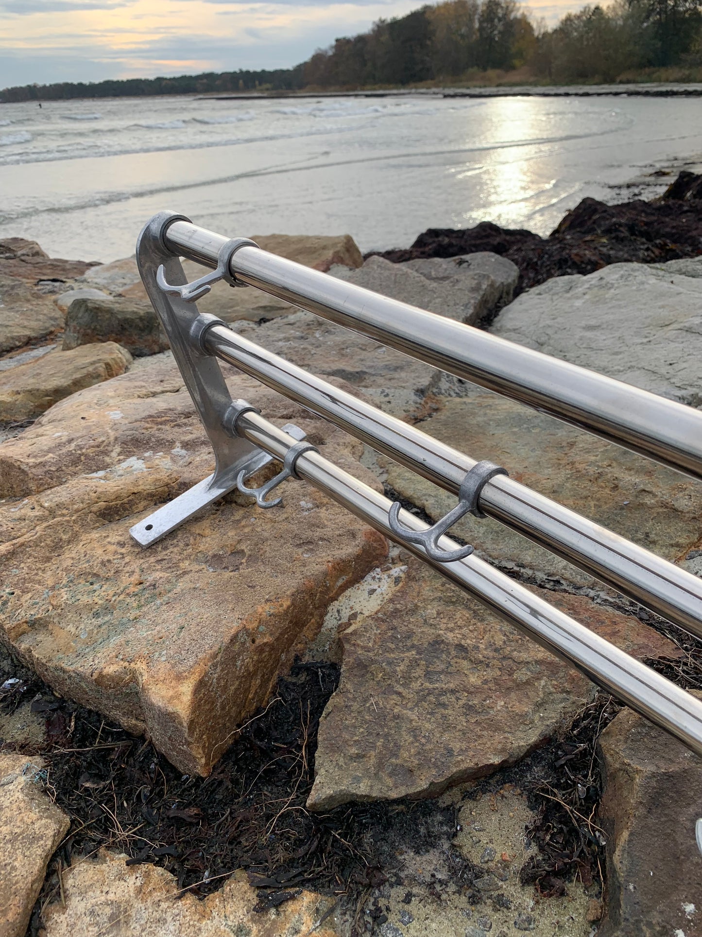 Regal mit Huthaken - Entworfen von Gunnar Bolin im Jahr 1937