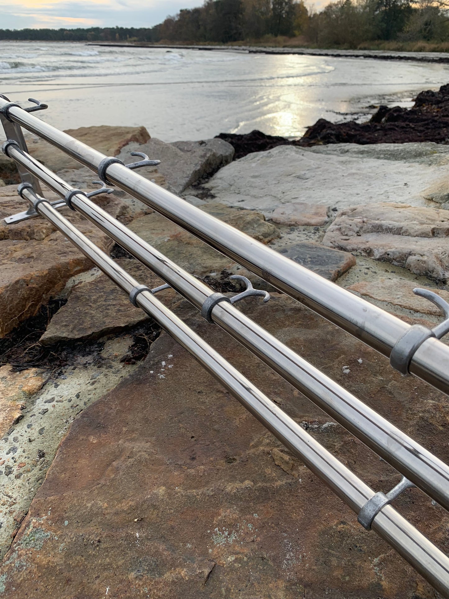 Regal mit Huthaken - Entworfen von Gunnar Bolin im Jahr 1937