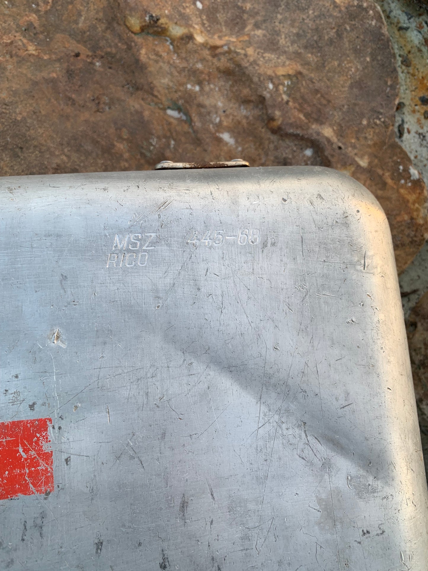 Kasten des Roten Kreuzes