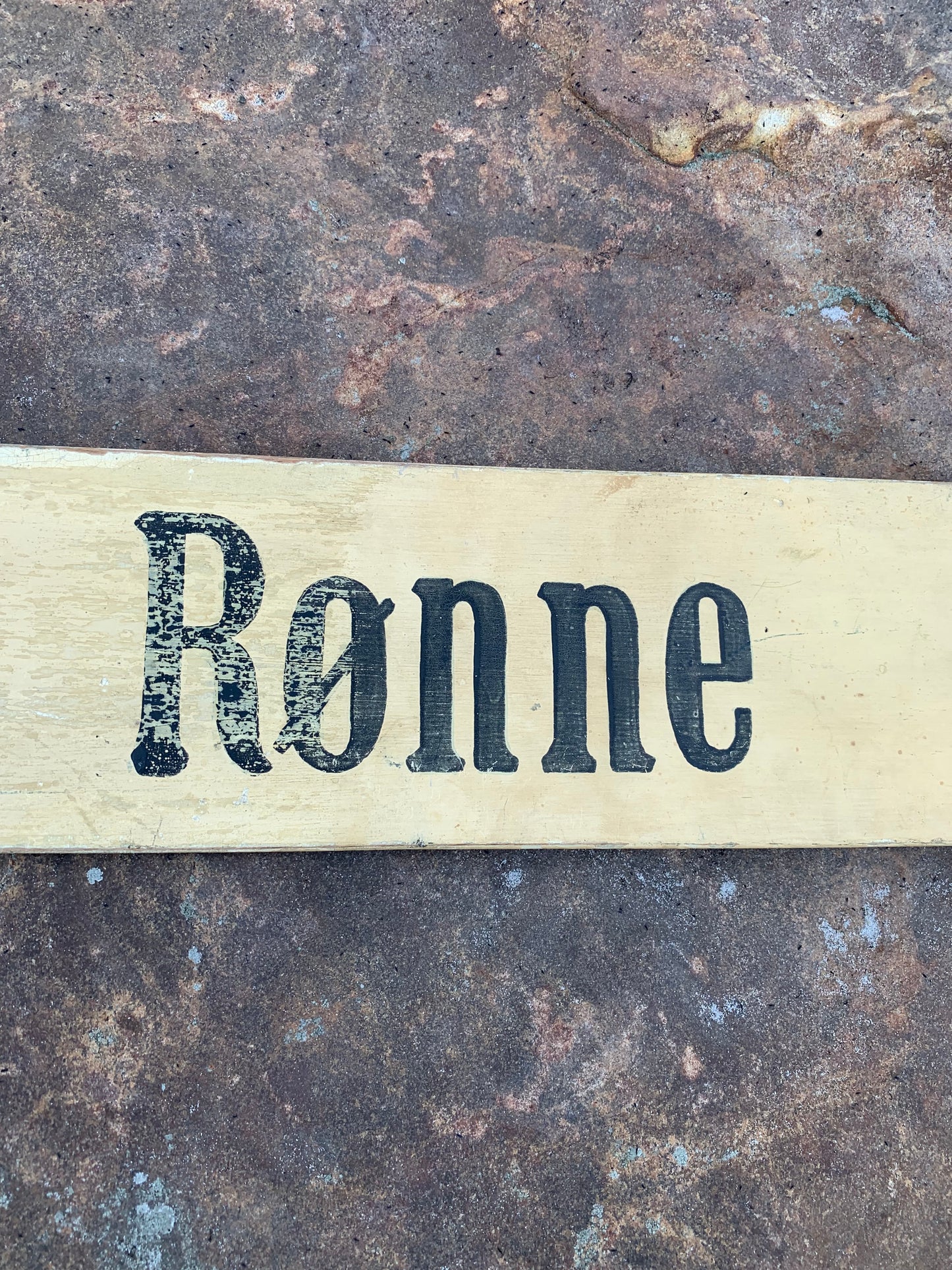 Alt-Bornholm-Schild vom Bus aus - Kristianshøj/Rønne