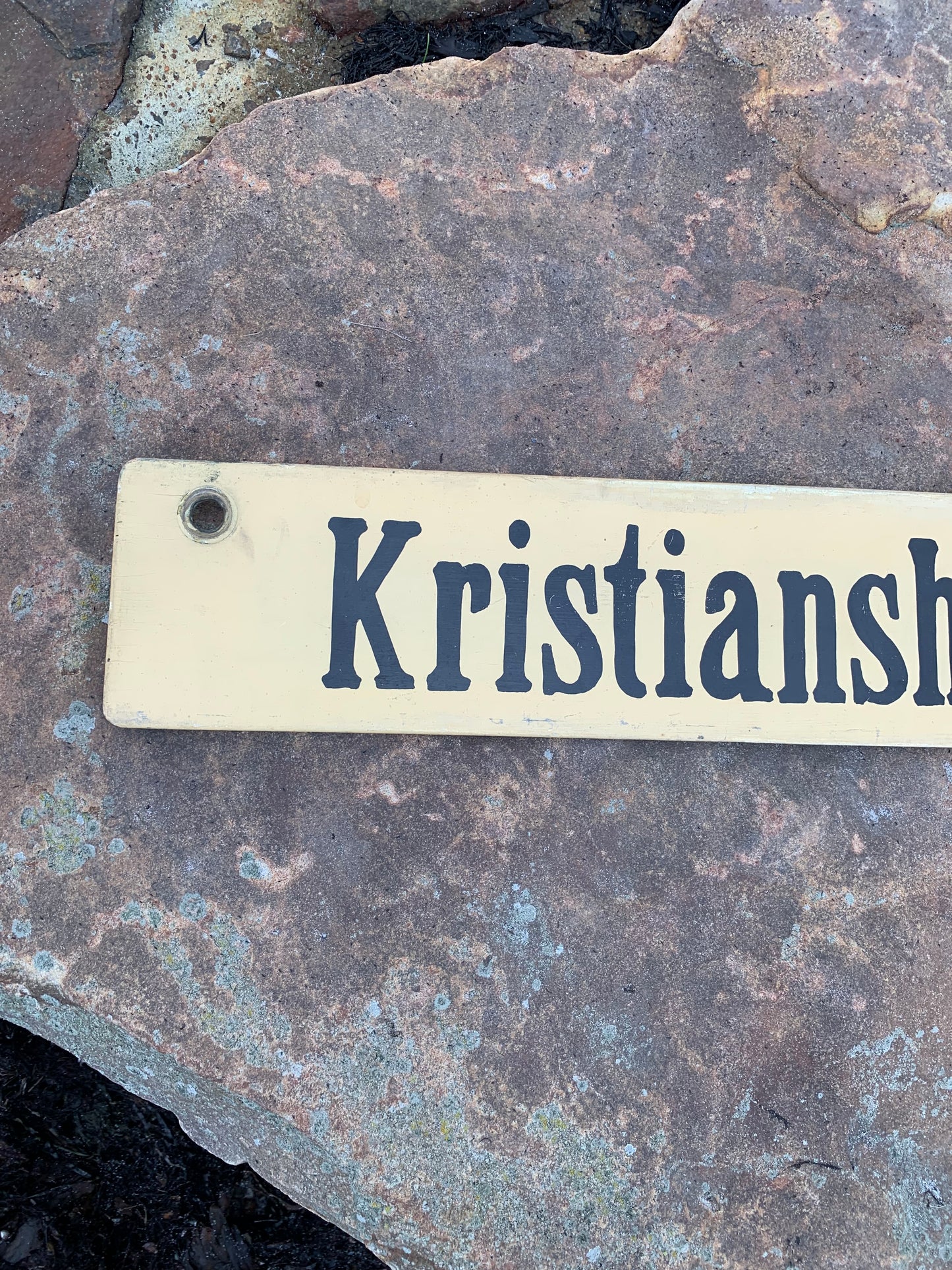 Alt-Bornholm-Schild vom Bus aus - Kristianshøj/Rønne