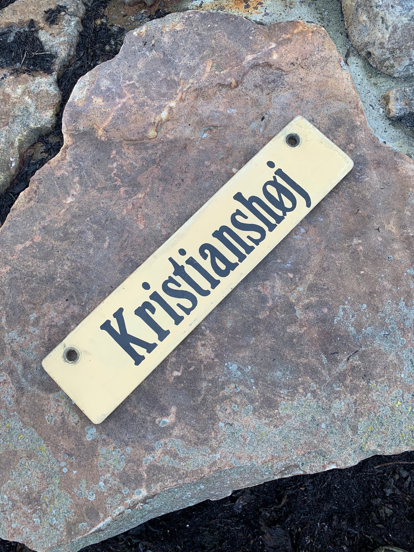 Alt-Bornholm-Schild vom Bus aus - Kristianshøj/Rønne