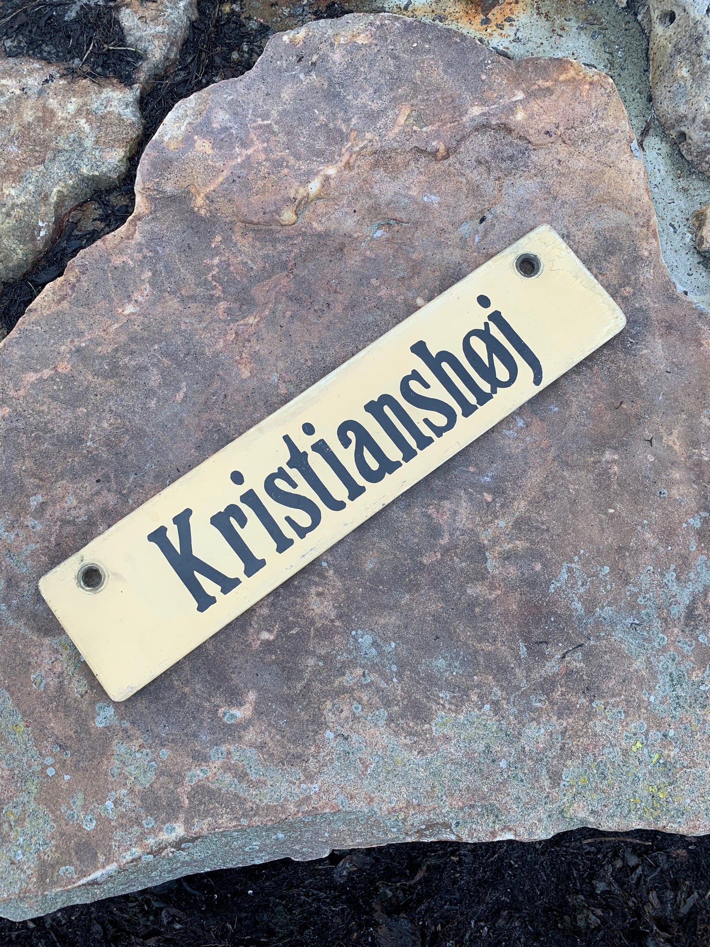 Alt-Bornholm-Schild vom Bus aus - Kristianshøj/Rønne