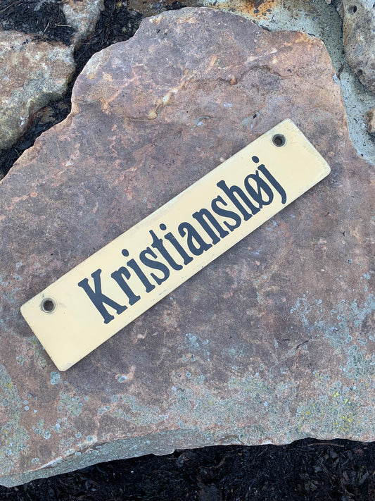 Alt-Bornholm-Schild vom Bus aus - Kristianshøj/Rønne