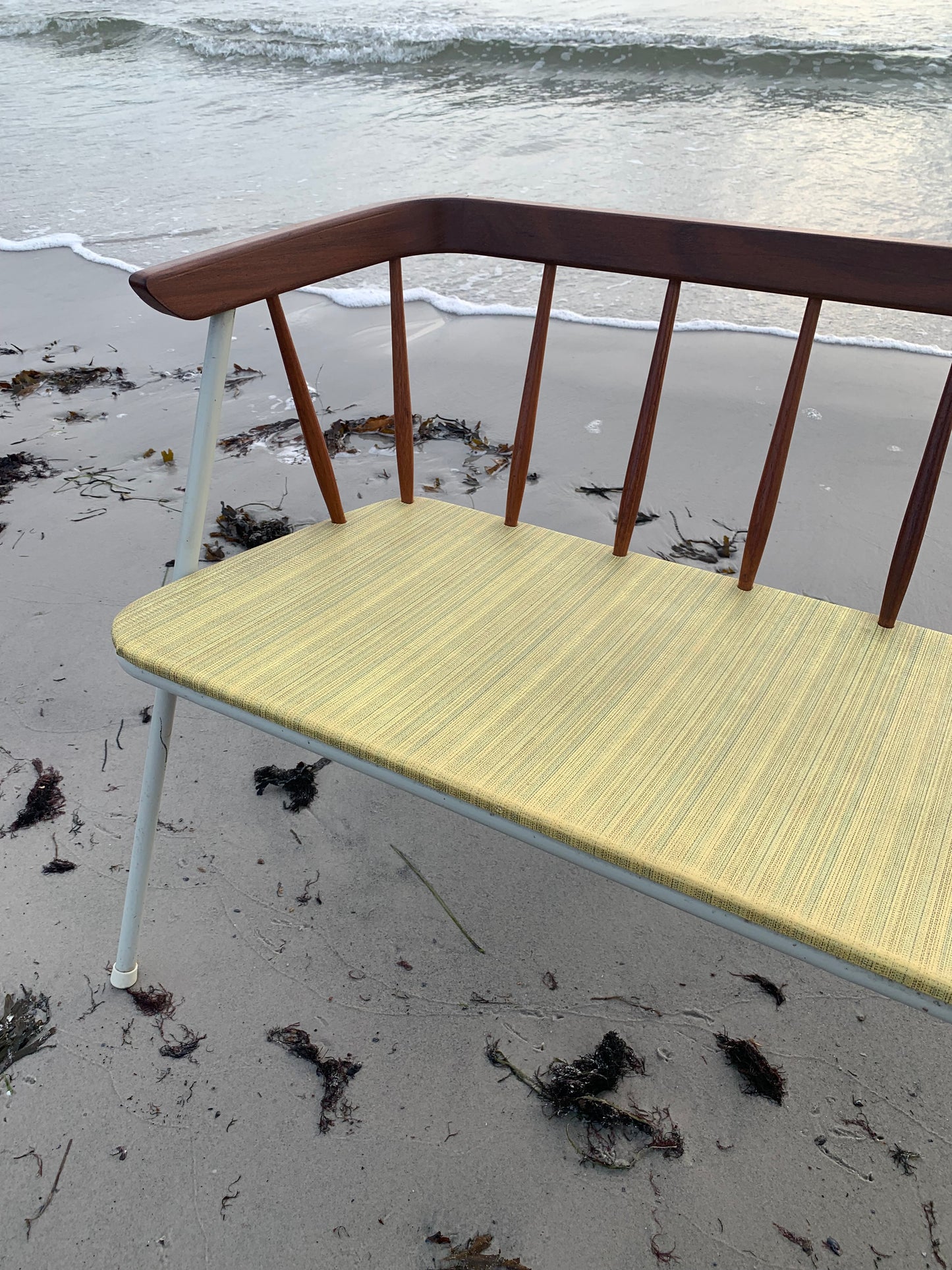 Bank mit feinen Holzdetails