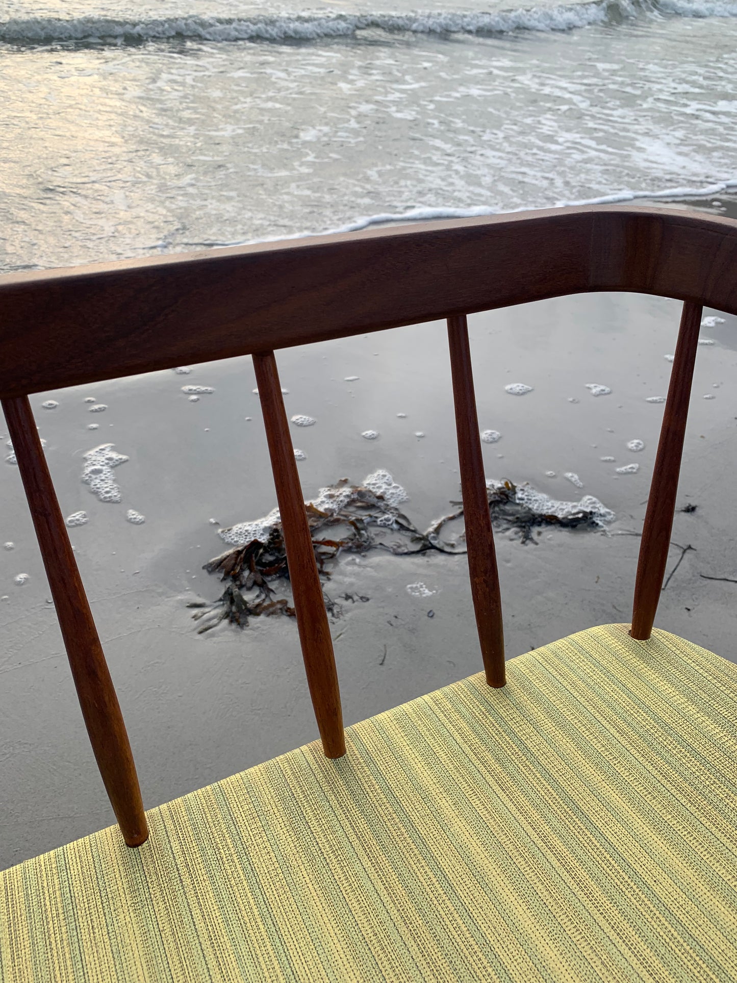 Bank mit feinen Holzdetails