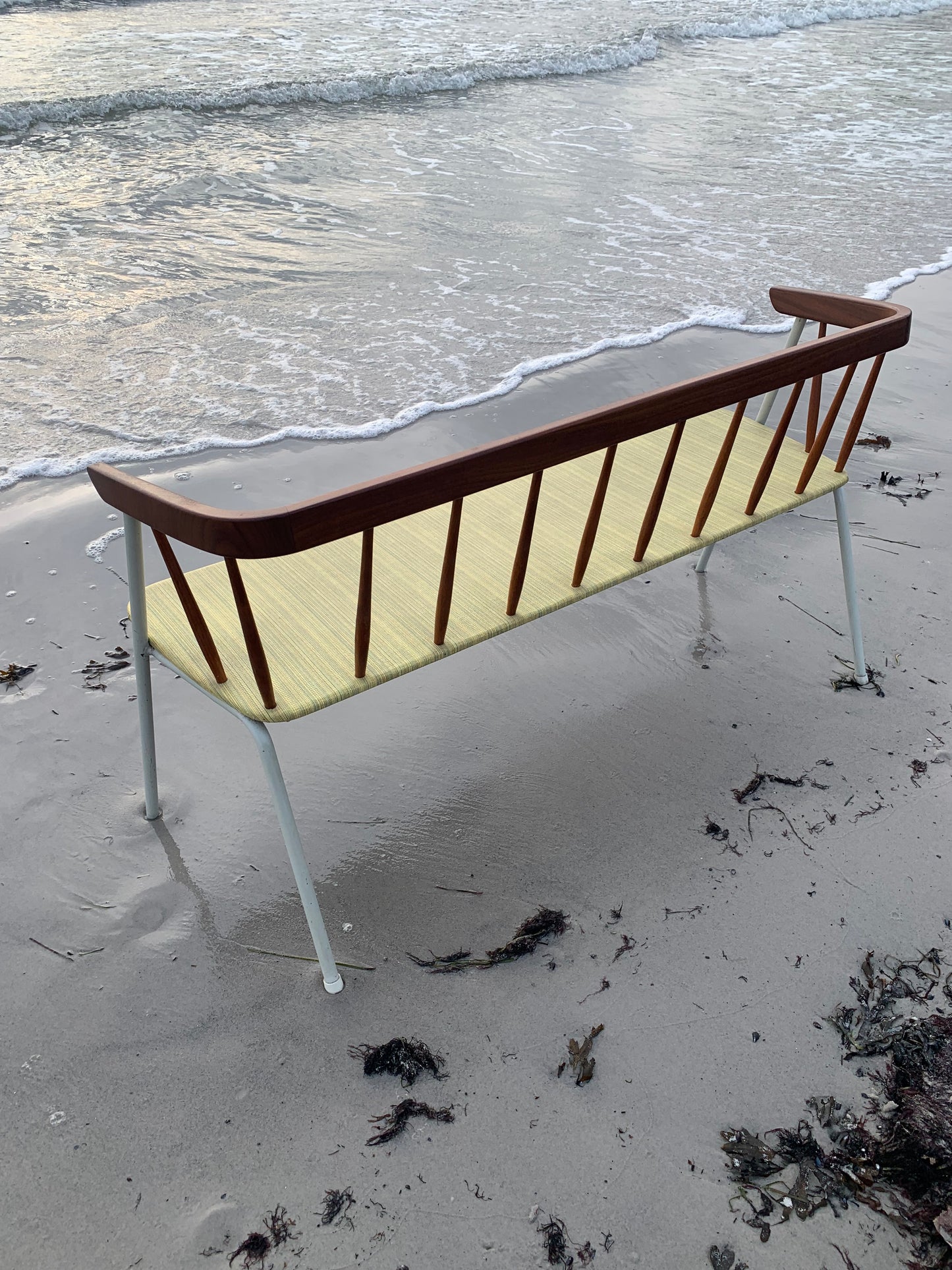 Bank mit feinen Holzdetails