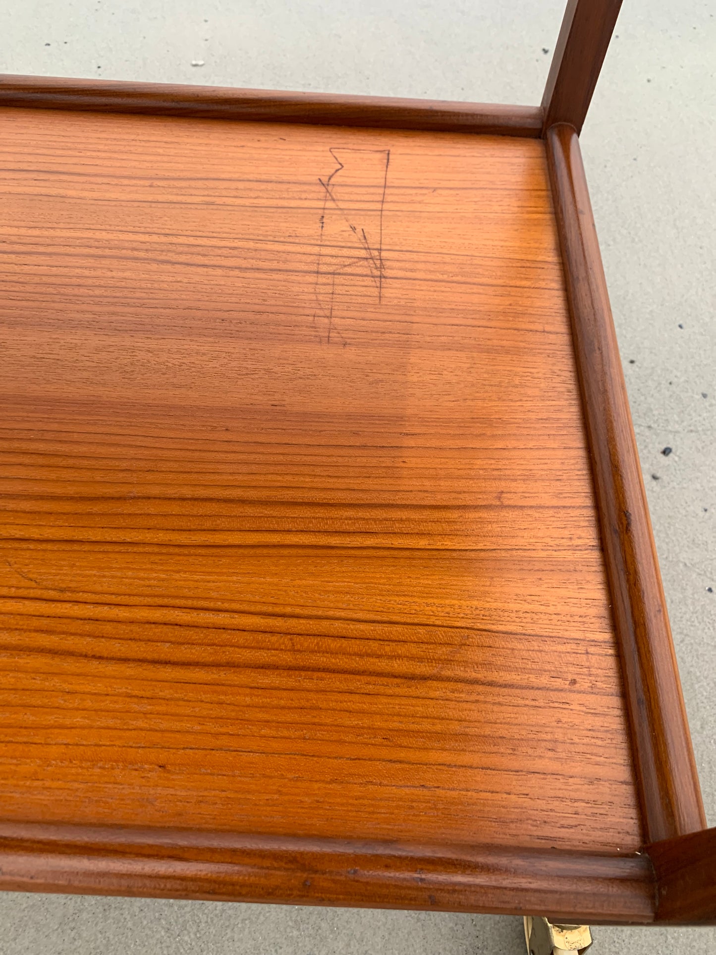 Servierwagen mit Rädern