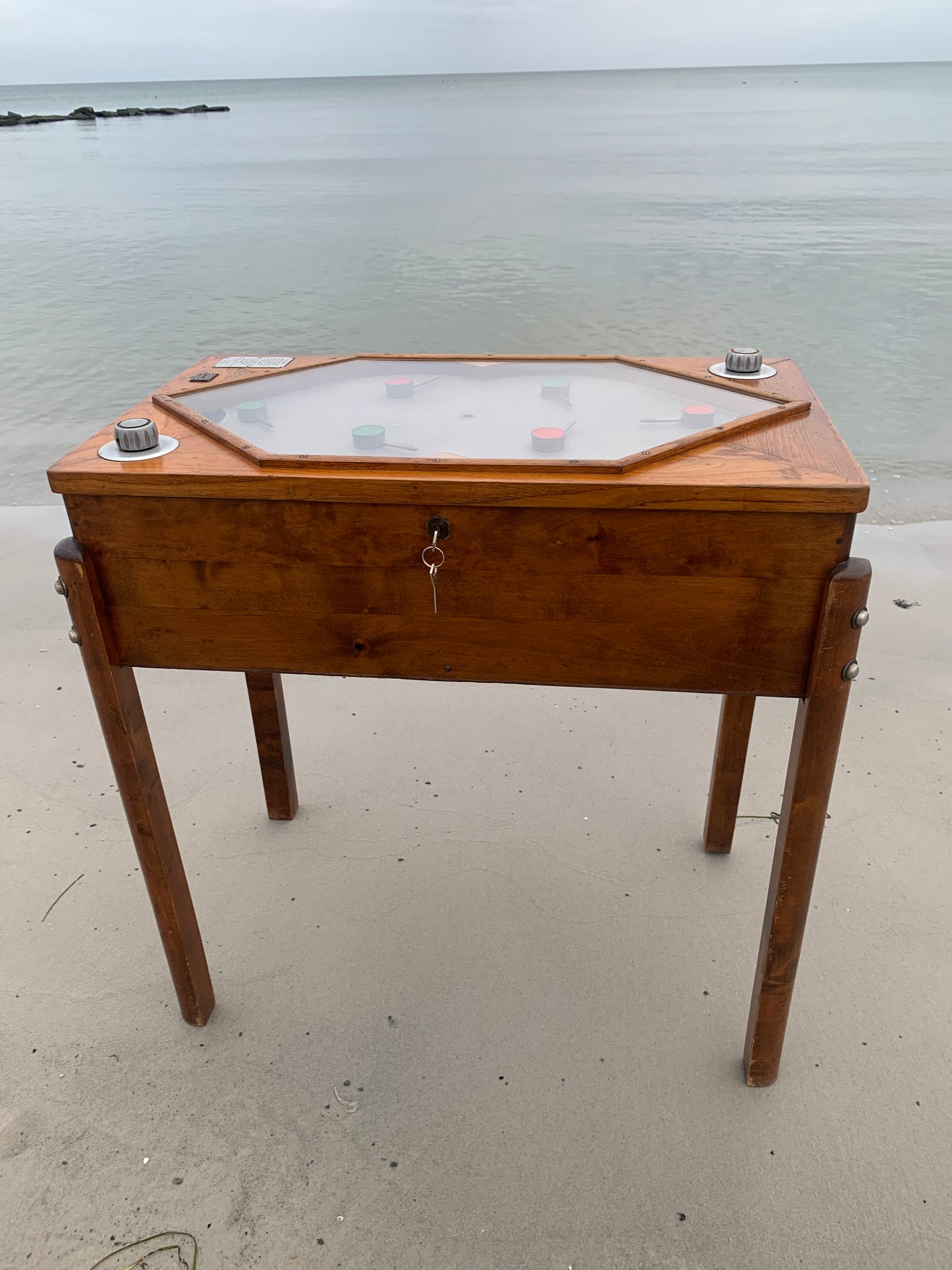 Spieltisch – Unterhaltsam und selten