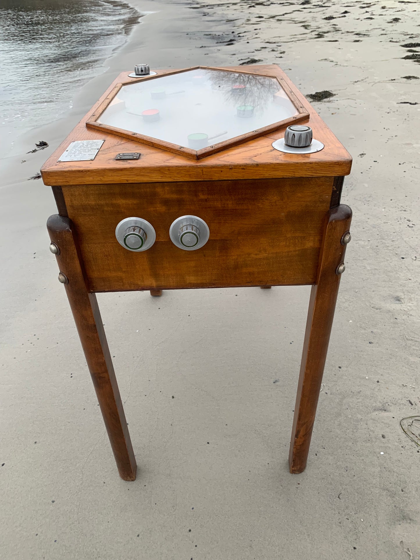 Spieltisch – Unterhaltsam und selten