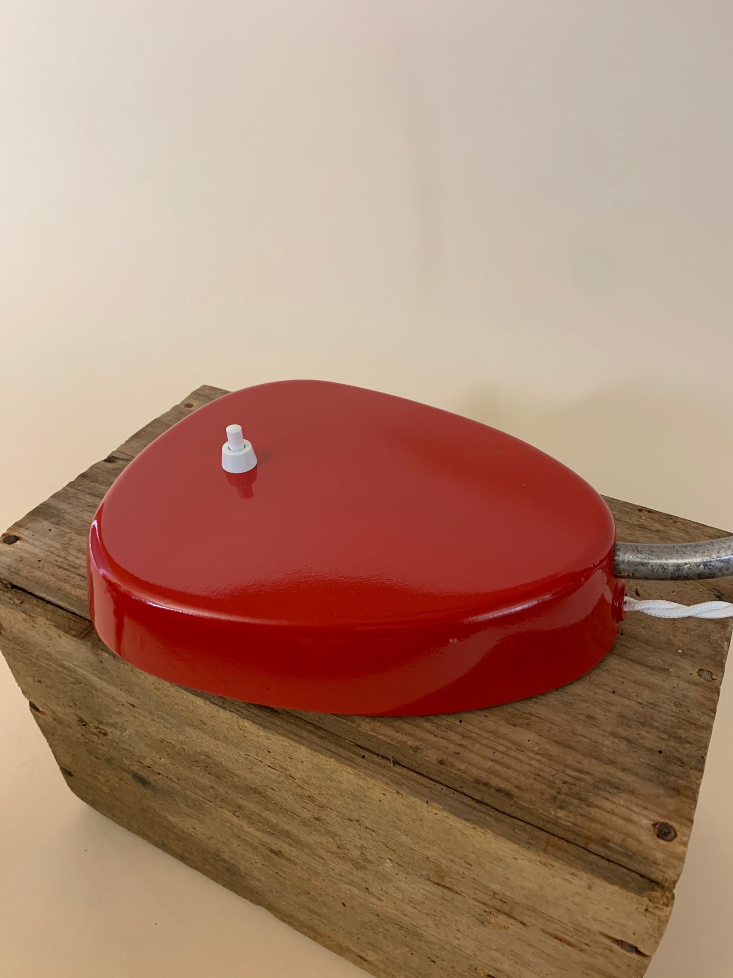 LBL-Lampe in schöner roter Farbe