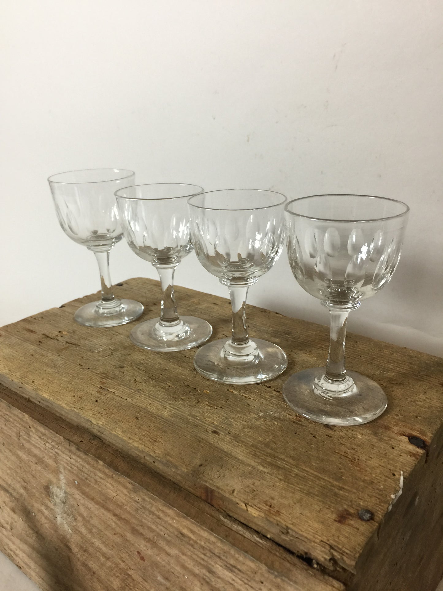 Vier schöne alte Gläser