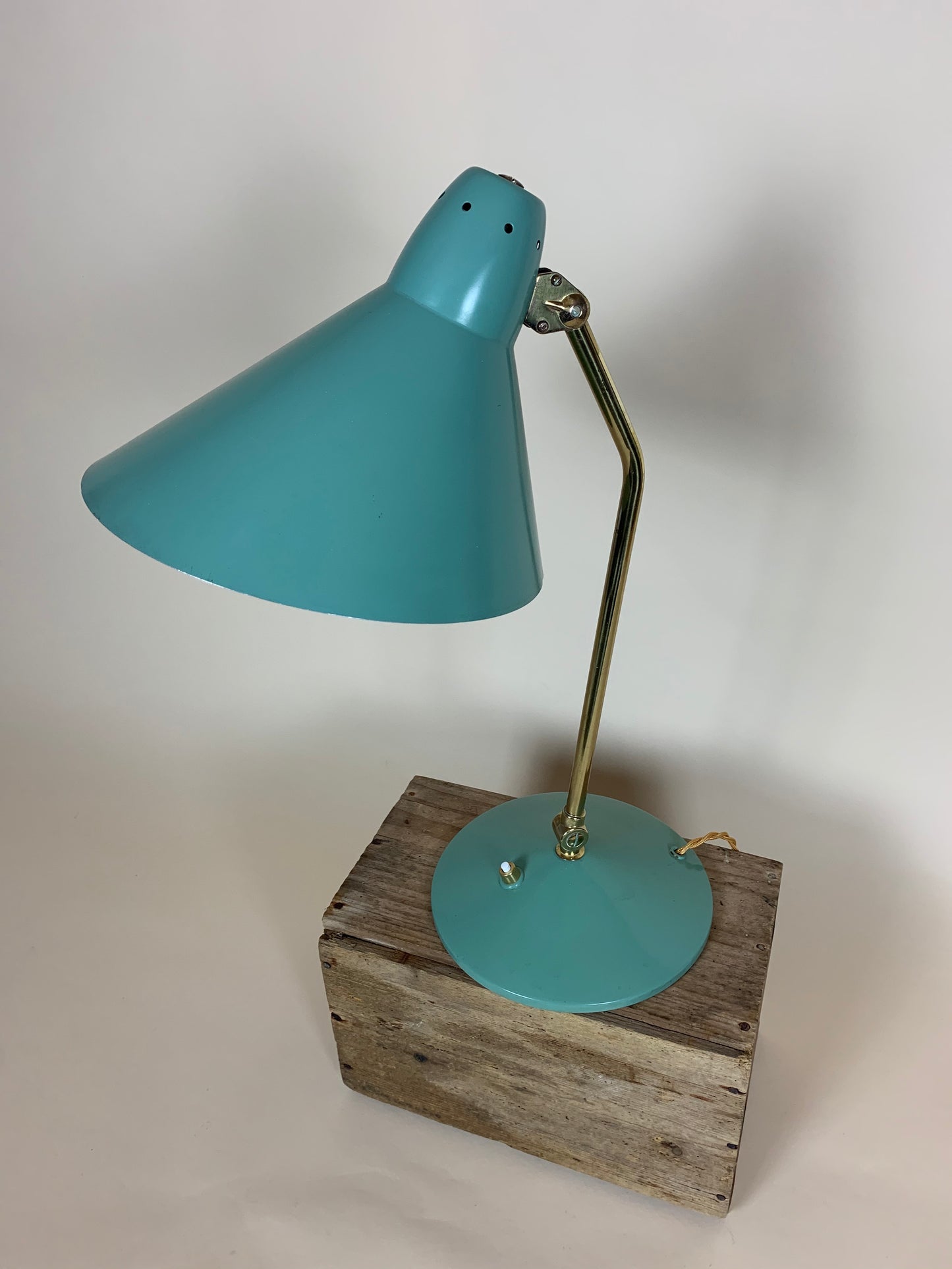 Vintage Lampe mit Messingarm