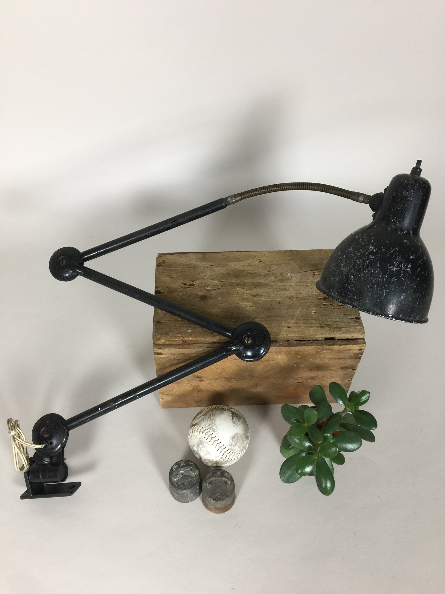 Schöne und seltene Wandlampe