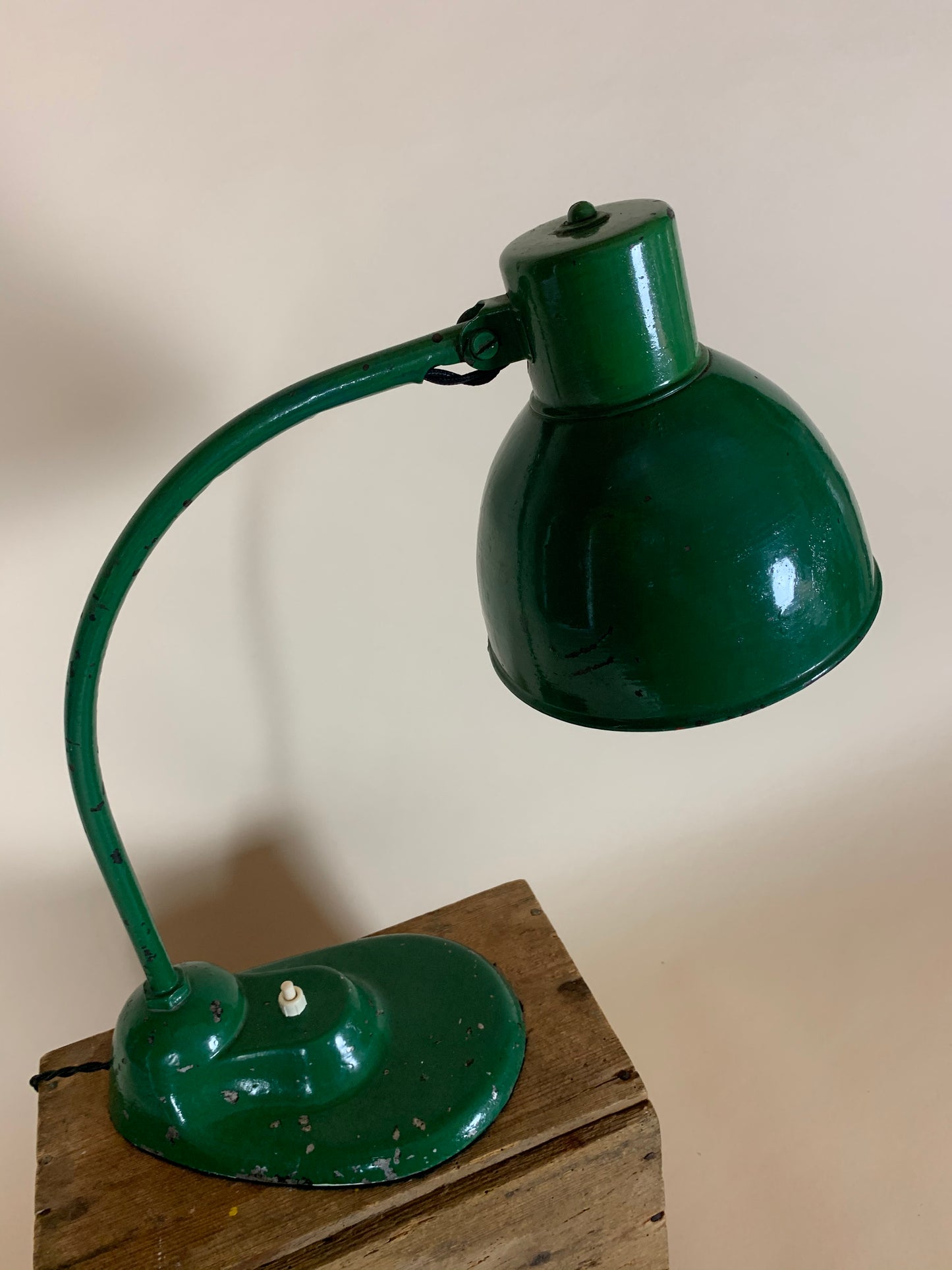 Raw Kandem Lampe, entworfen von Marianne Brandt