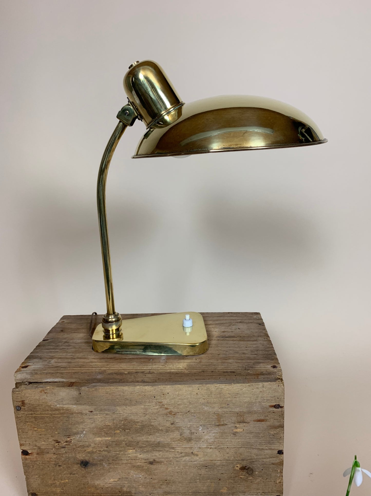 Sehr schöne kleine Vintage Lampe aus Messing