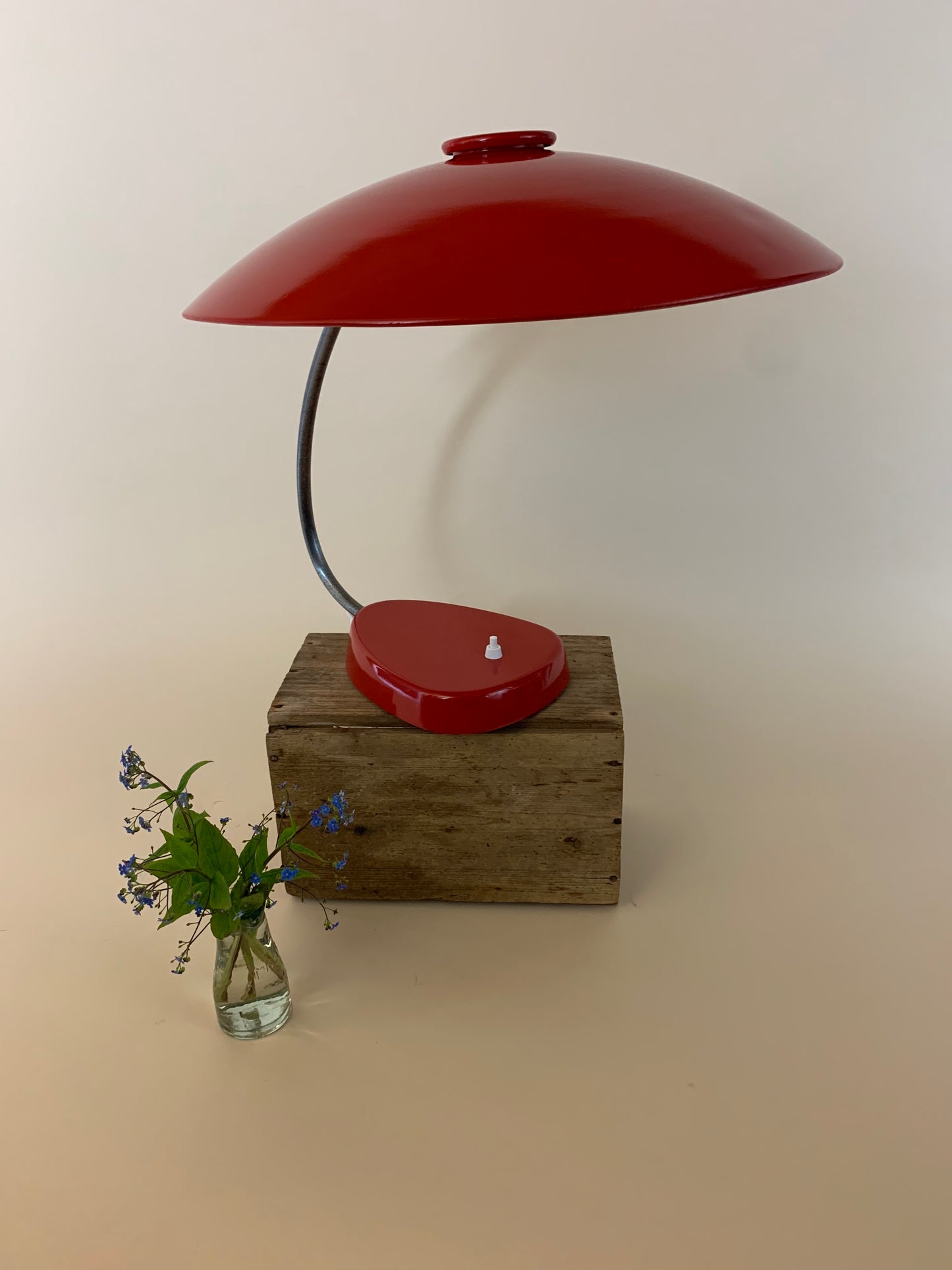 LBL-Lampe in schöner roter Farbe