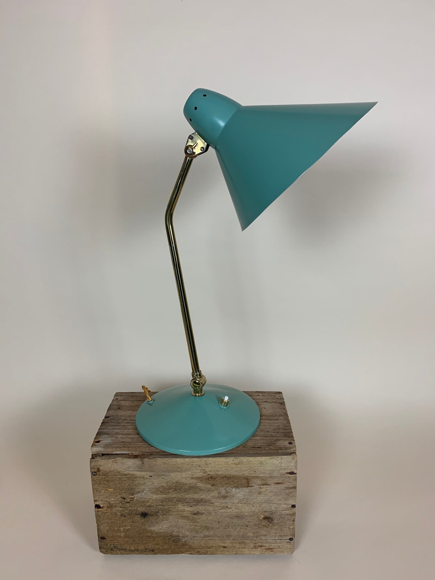 Vintage Lampe mit Messingarm