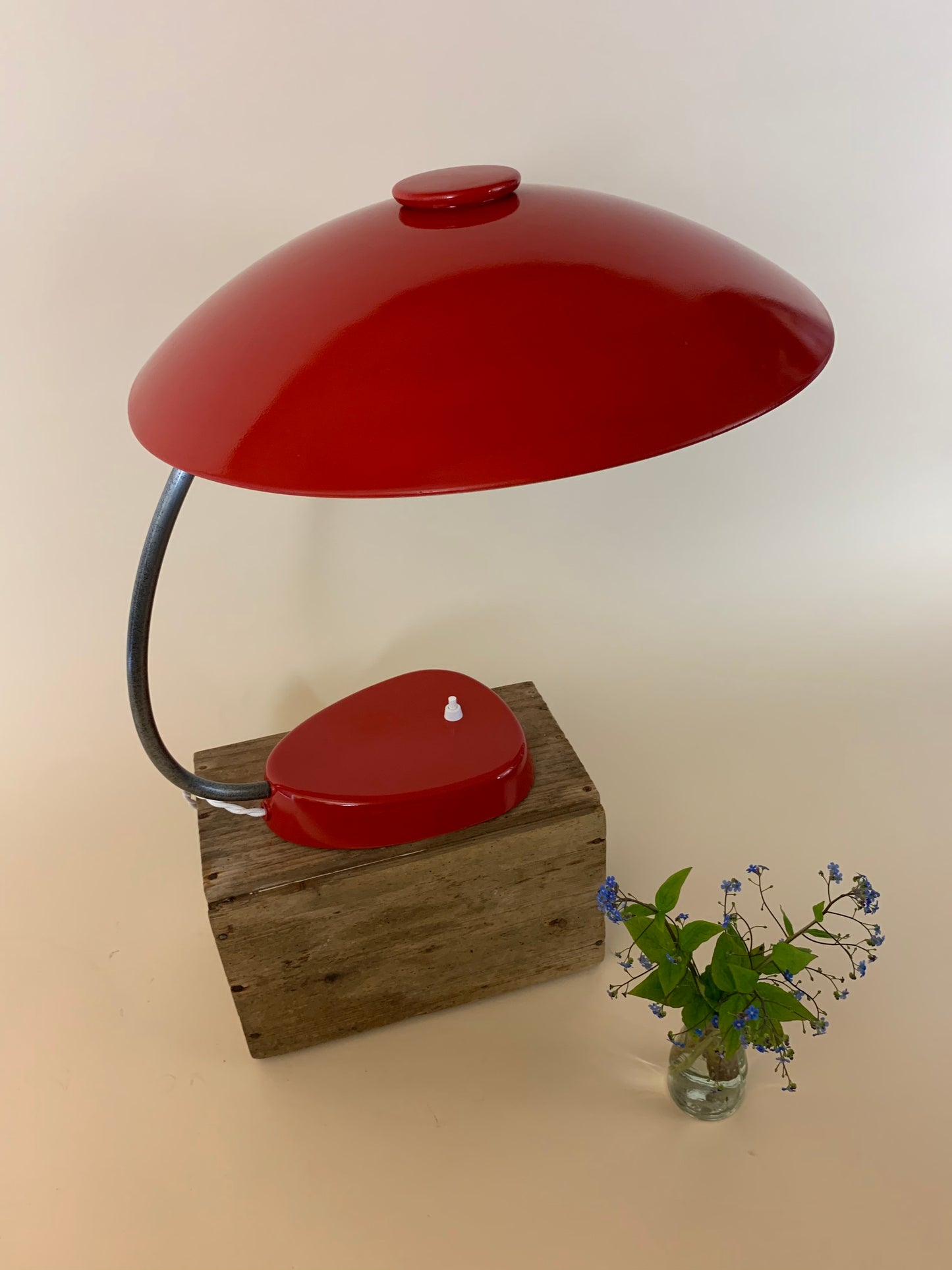 LBL-Lampe in schöner roter Farbe