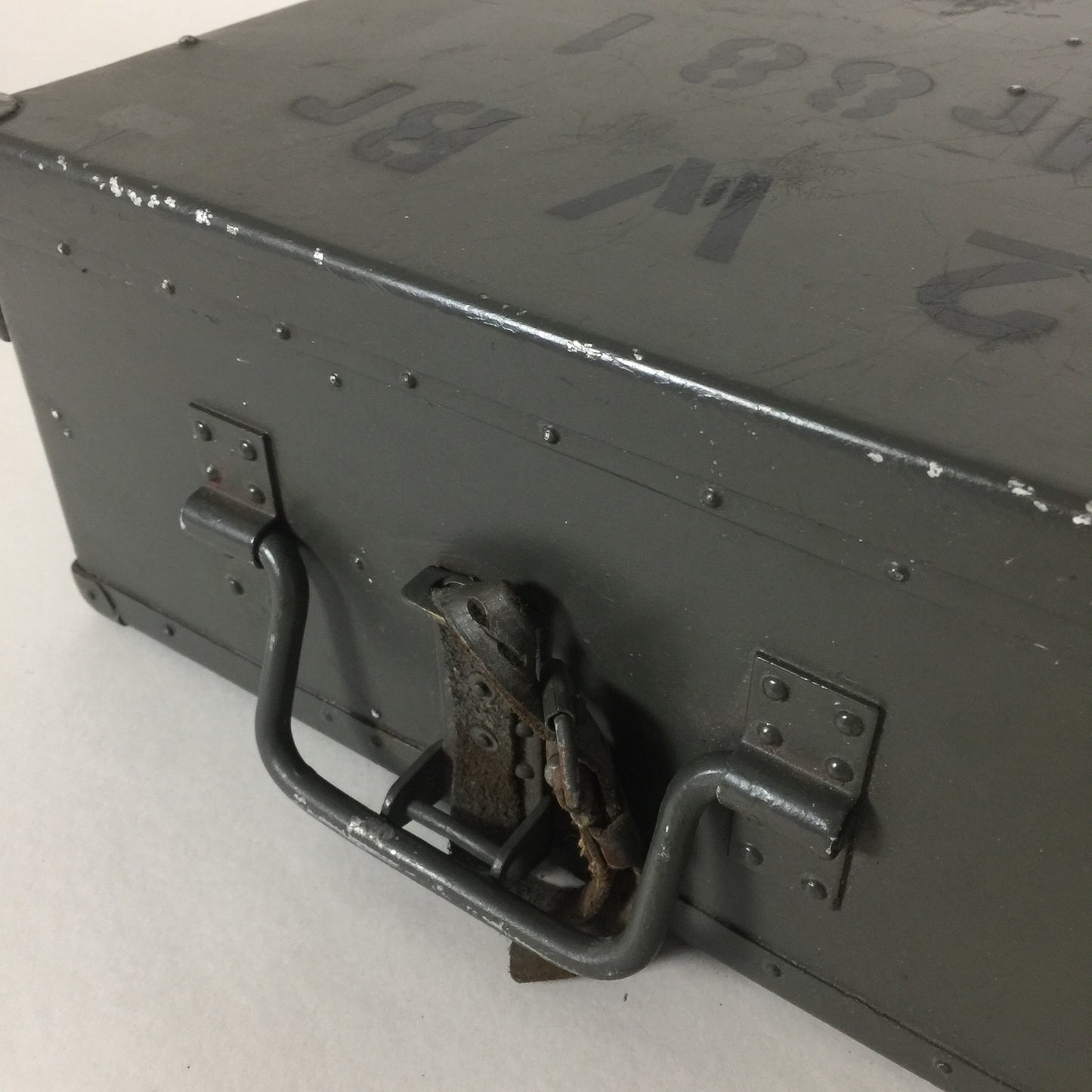 Rohe und köstliche Militärbox