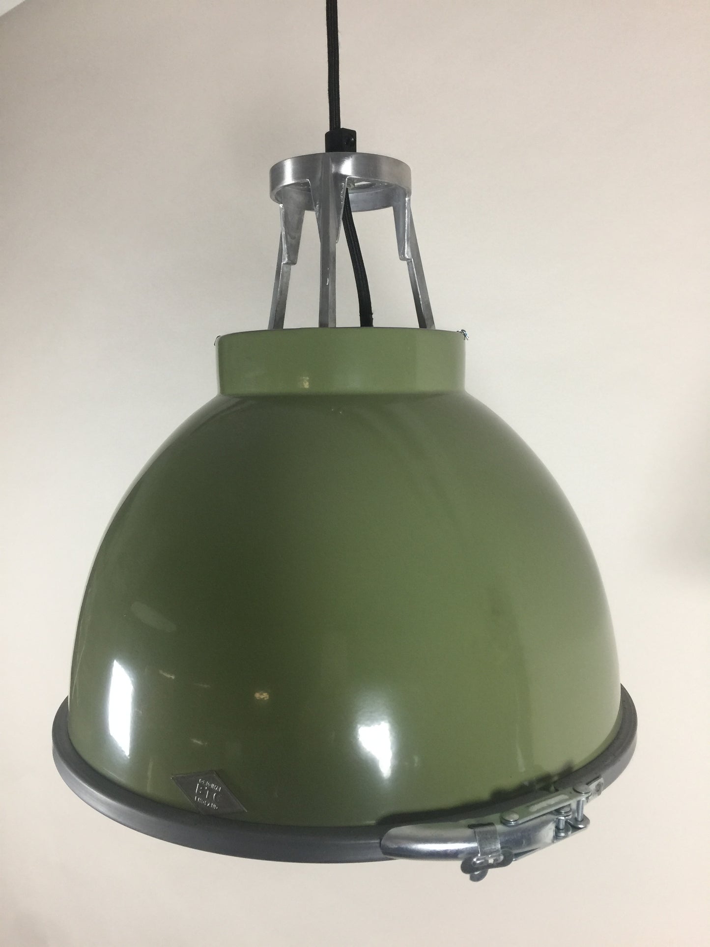 Original BTC Lampe - Titan in schöner grüner Farbe mit sandgestrahltem Glas