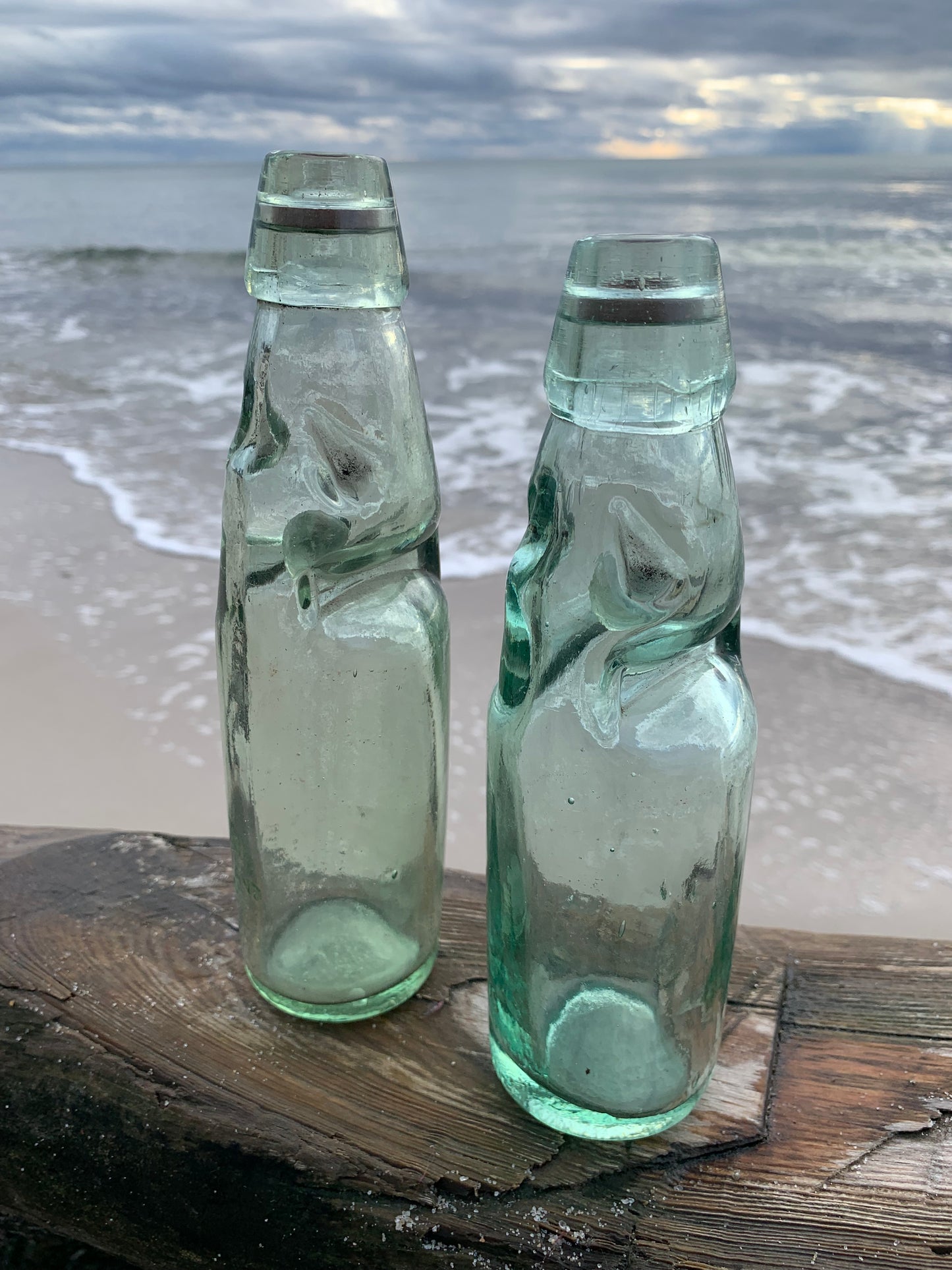 Rustikale Flasche mit Kugel