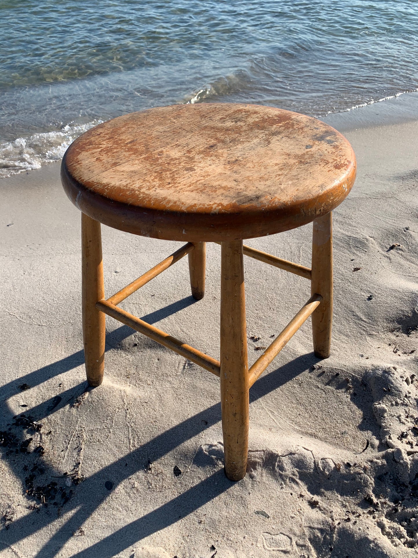 Hocker mit Patina