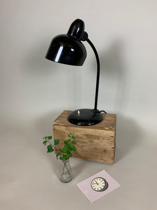 Schwarze Escolux Vintage Lampe mit viel schöner Patina