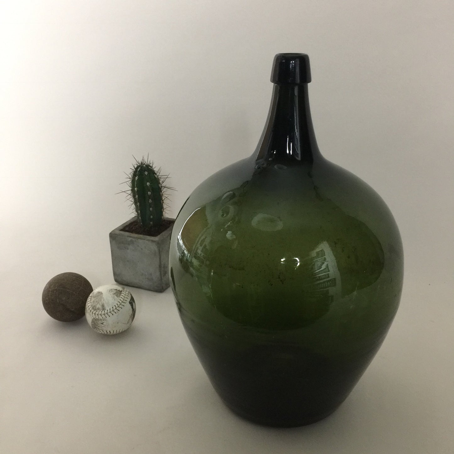 Weinballon in schönem und originellem Flaschengrün