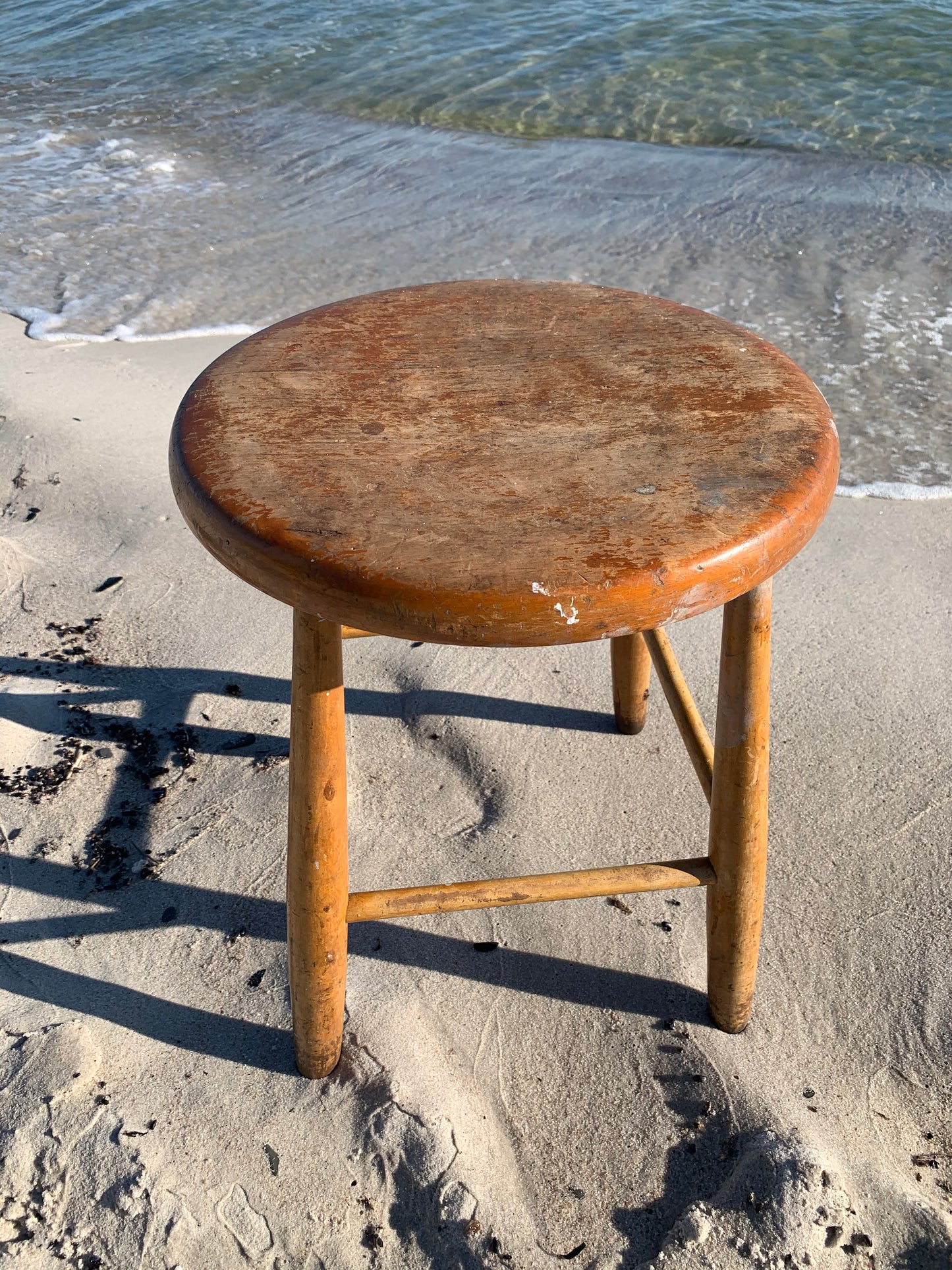 Hocker mit Patina