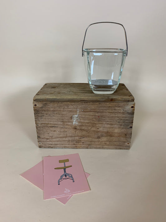 Eiskübel aus Glas mit Muster am Rand