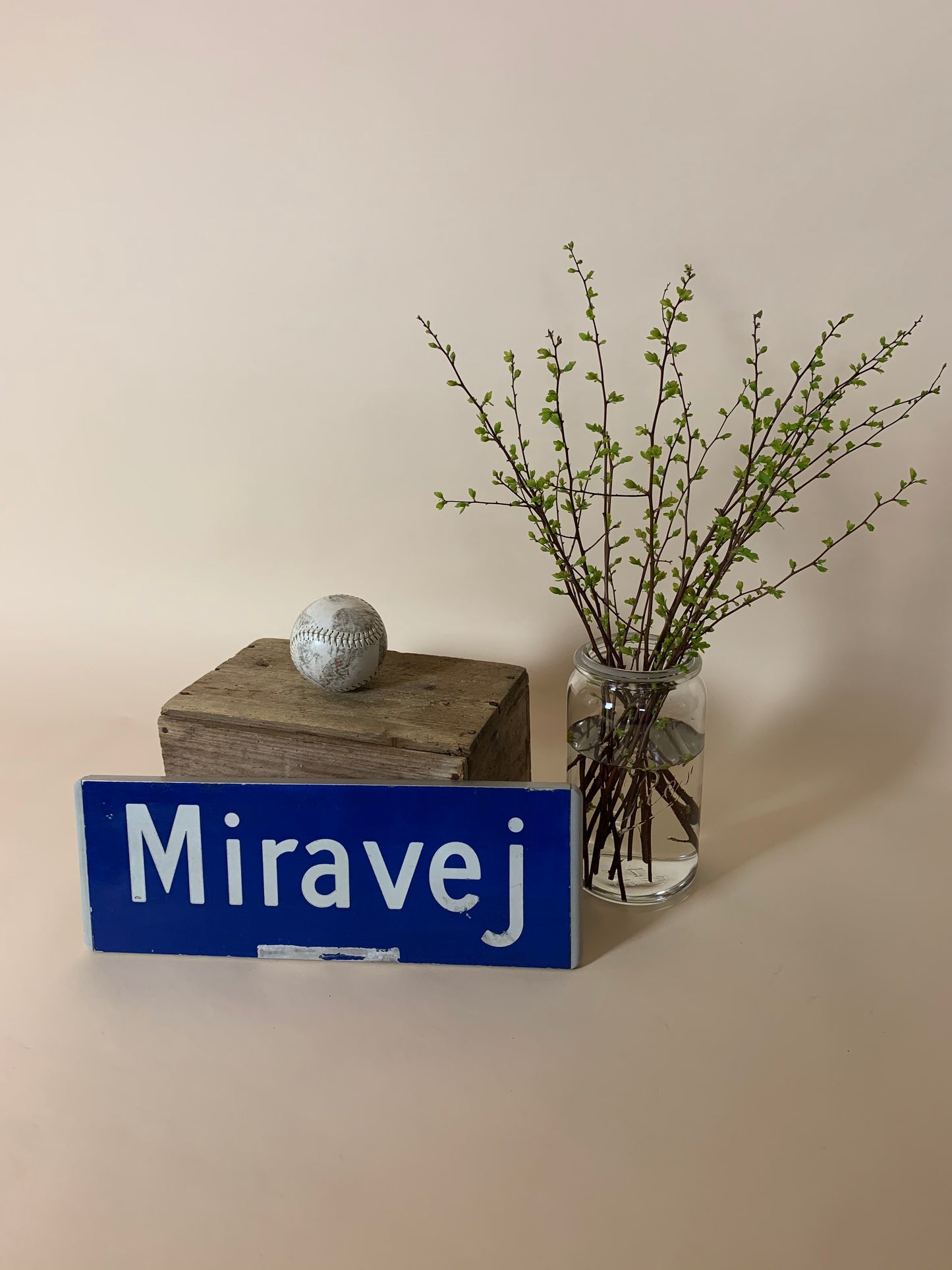 Straßenschild - Miravej